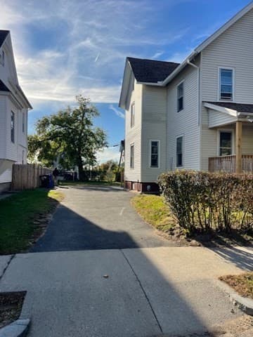 Single Family Residence at 34 Andrew Street, Springfield MA 01109, photo 4 of 29