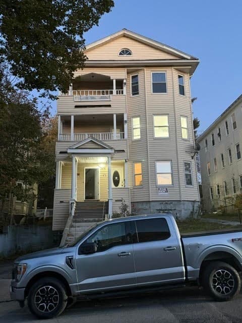 Apartment at 17 Jones St # 2, Worcester MA 01604