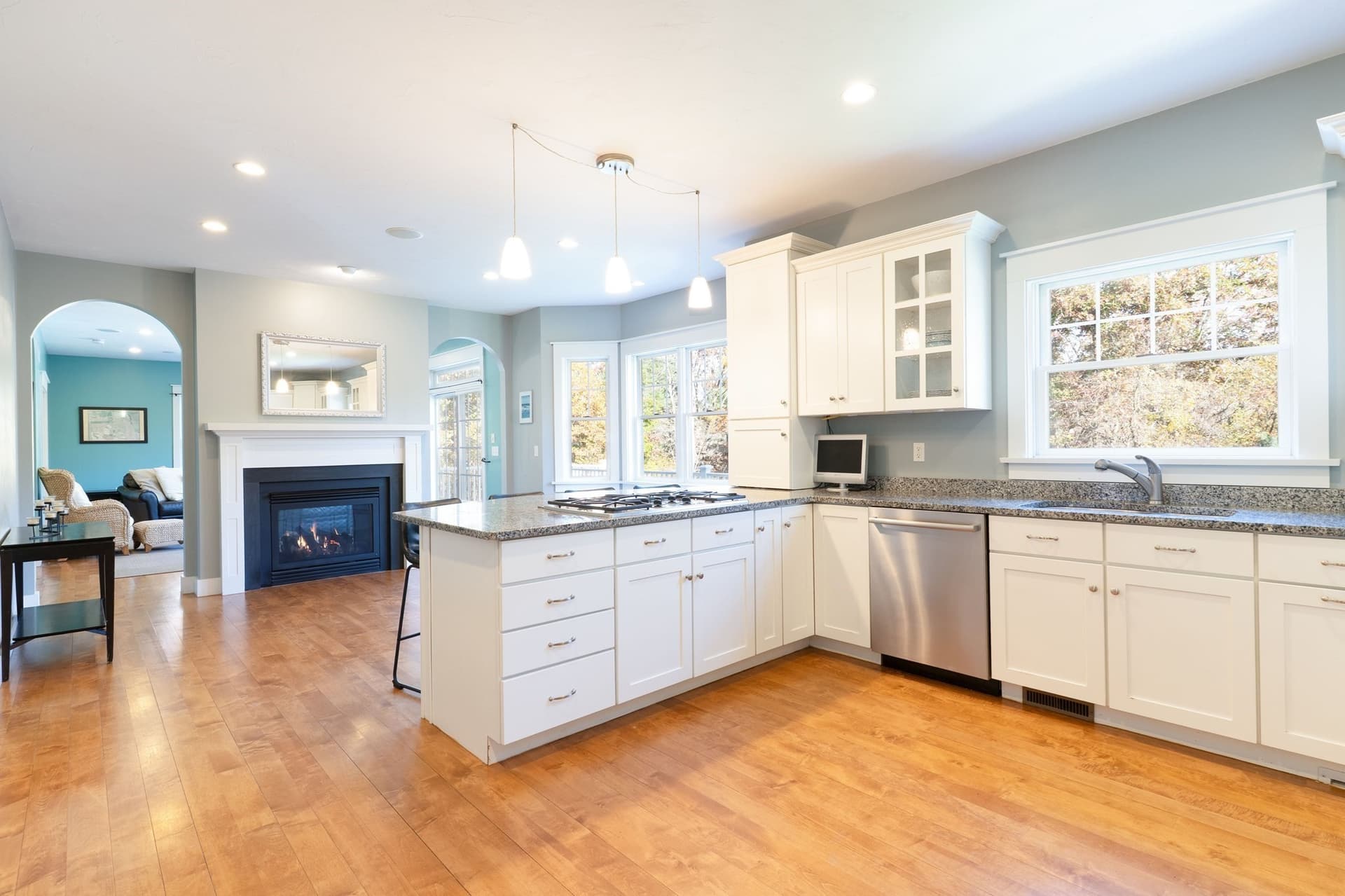 Single Family Residence at 104 Town Farm Rd, Brookfield MA 01506, photo 9 of 41
