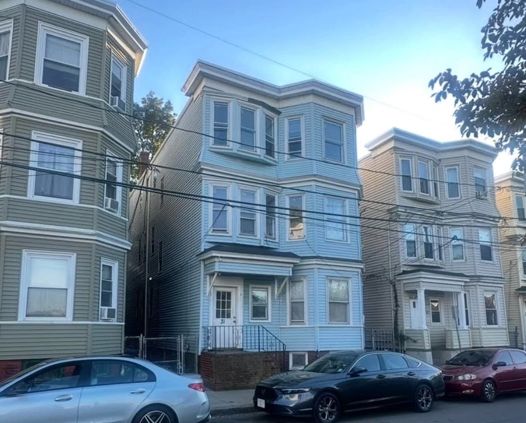 31 Library St, Chelsea MA 02150