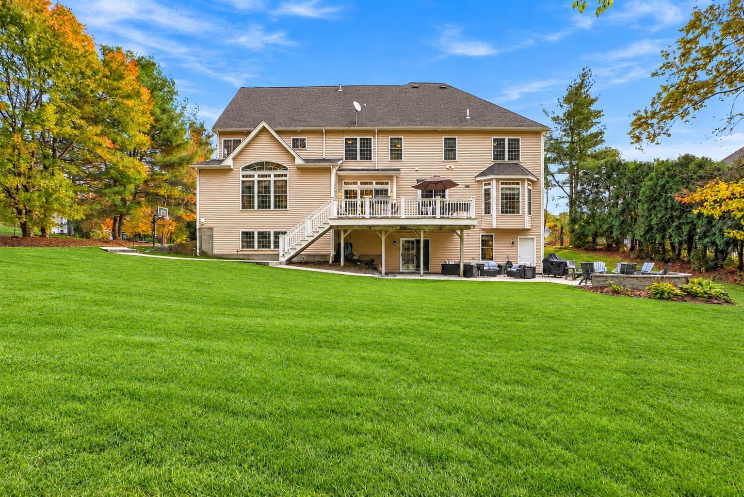Single Family Residence at 8 Connelly Hill Road, Hopkinton MA 01748, photo 3 of 41