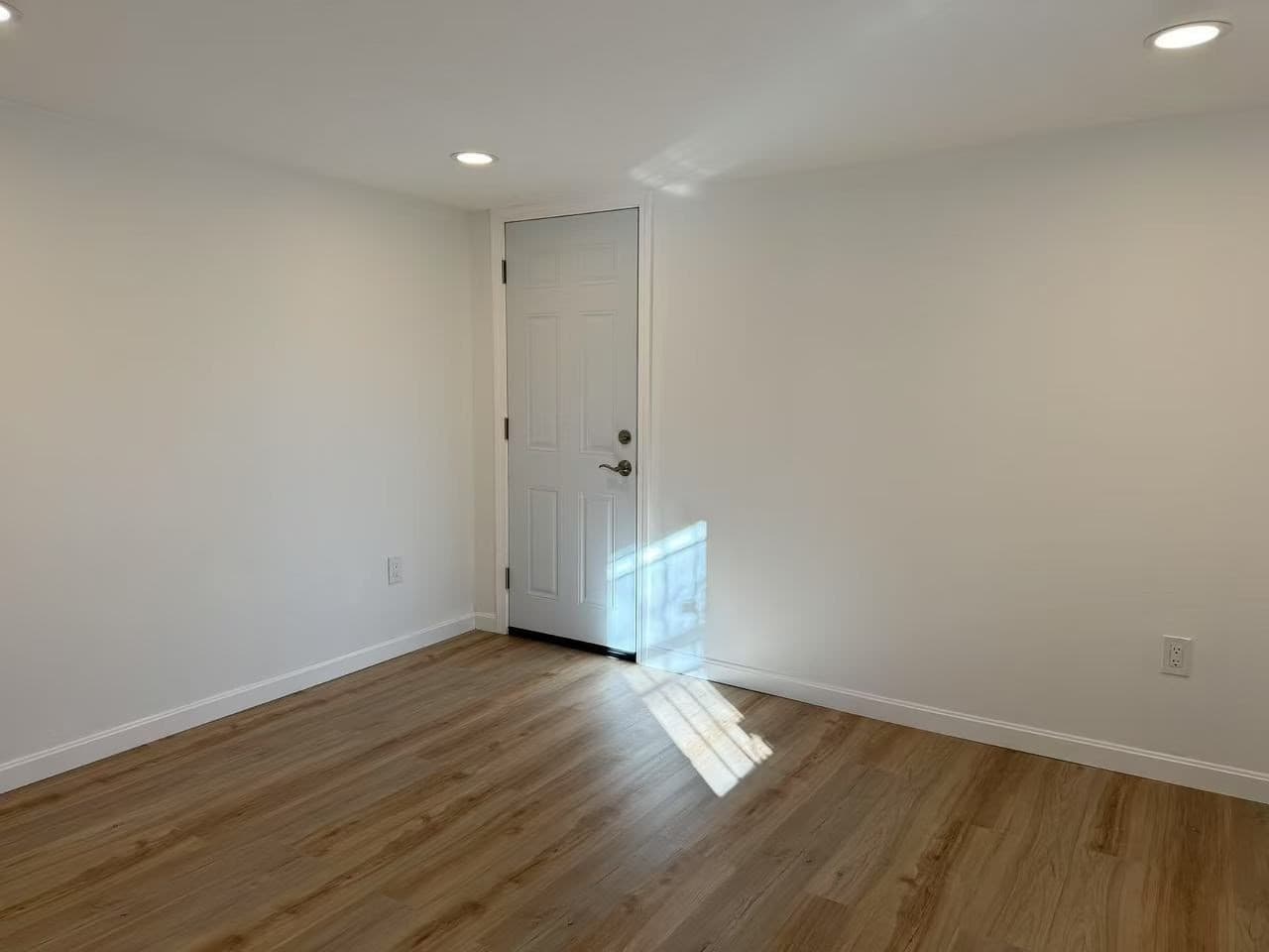 Attached (Townhouse/Rowhouse/Duplex) at 119 Whitfield St # 119, Boston MA 02124, photo 13 of 15