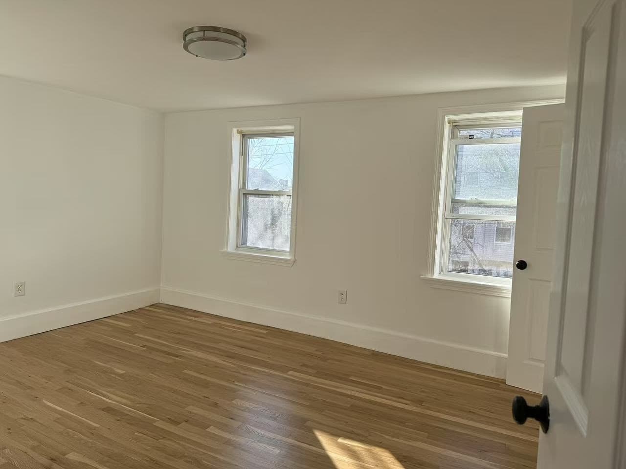 Attached (Townhouse/Rowhouse/Duplex) at 119 Whitfield St # 119, Boston MA 02124, photo 9 of 15
