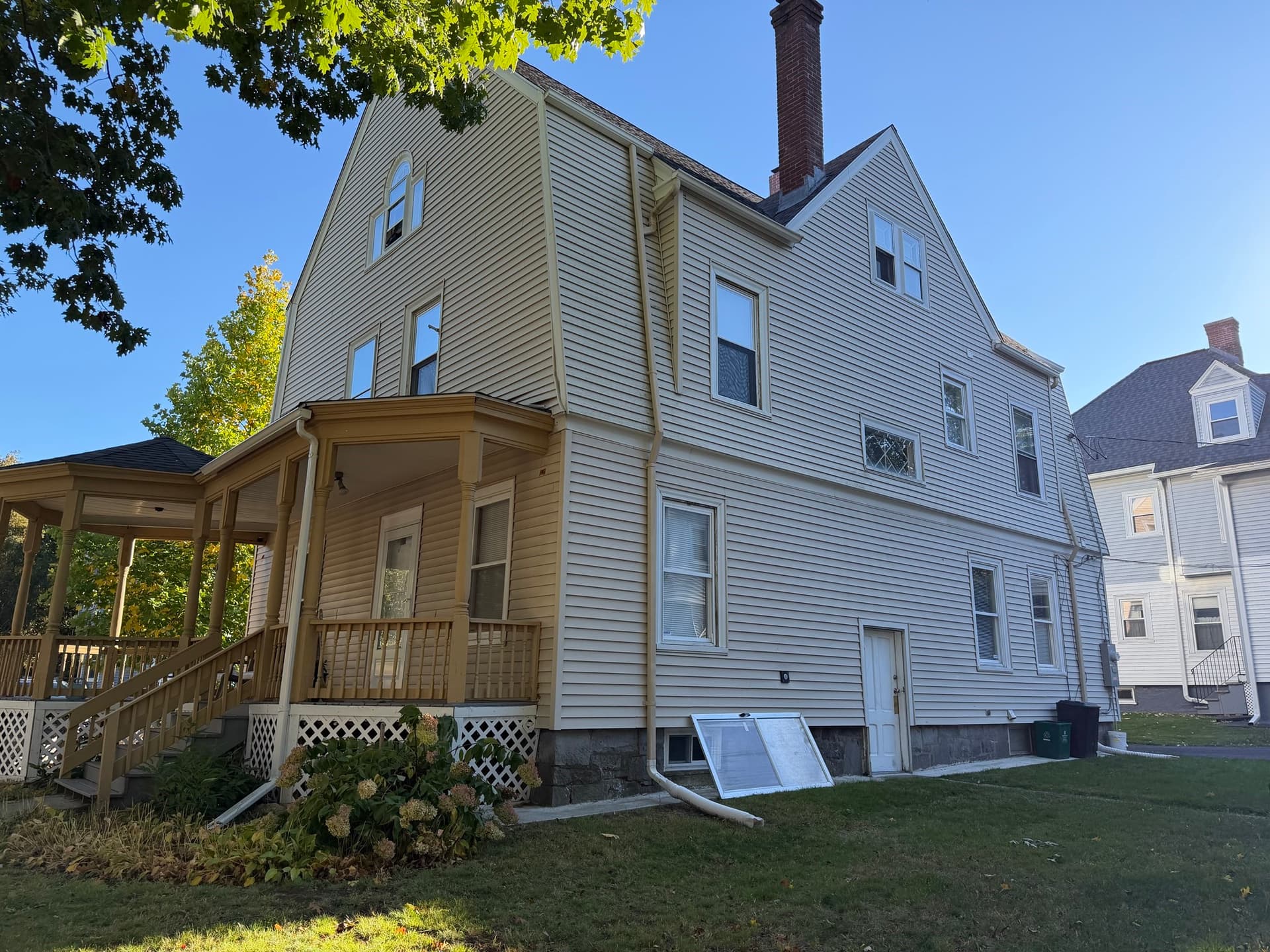 Single Family Residence at 9 Englewood Ave, Worcester MA 01603, photo 4 of 23