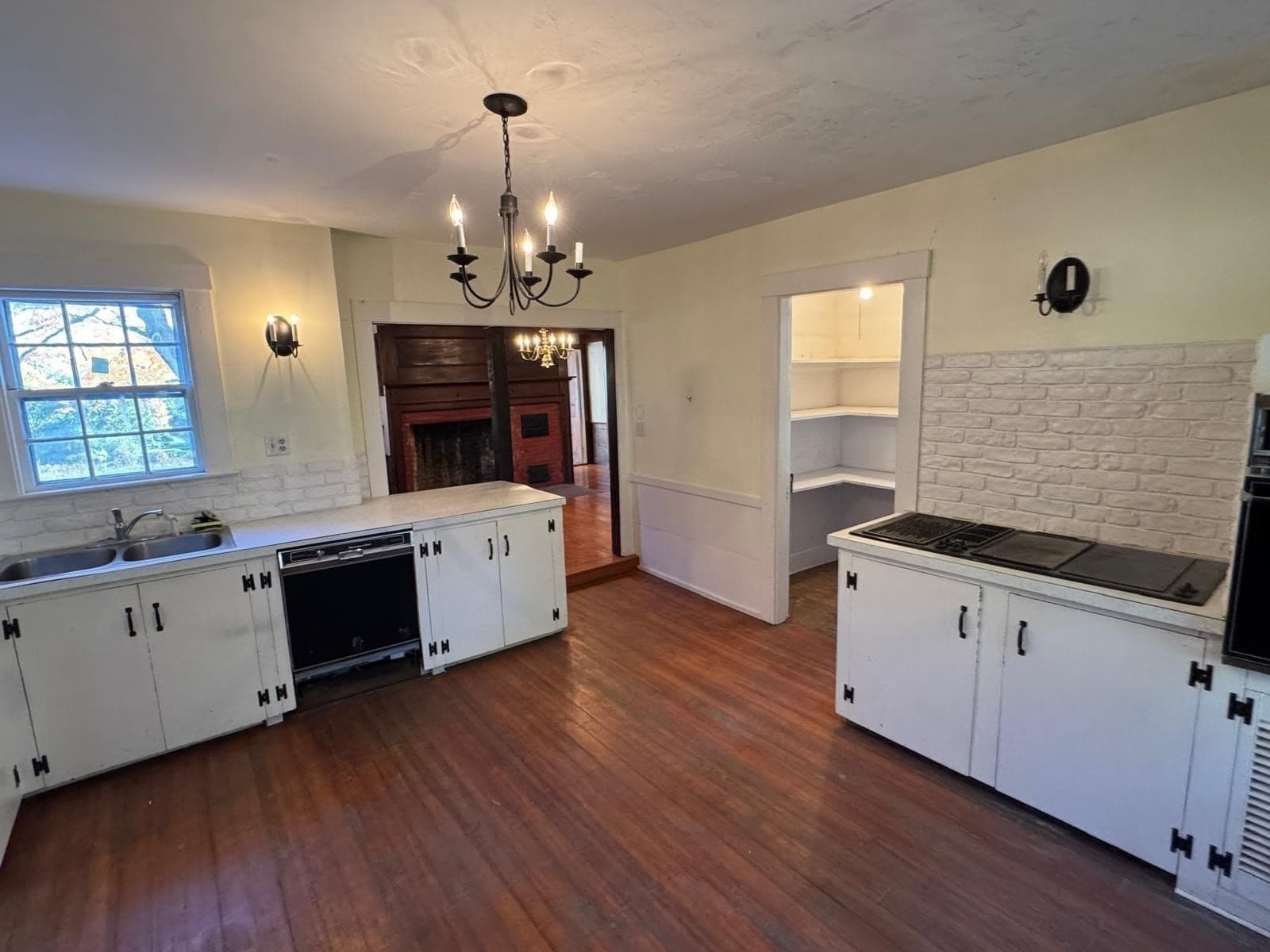 Single Family Residence at 9 & 9A Abigail Drive, Hudson MA 01749, photo 11 of 33