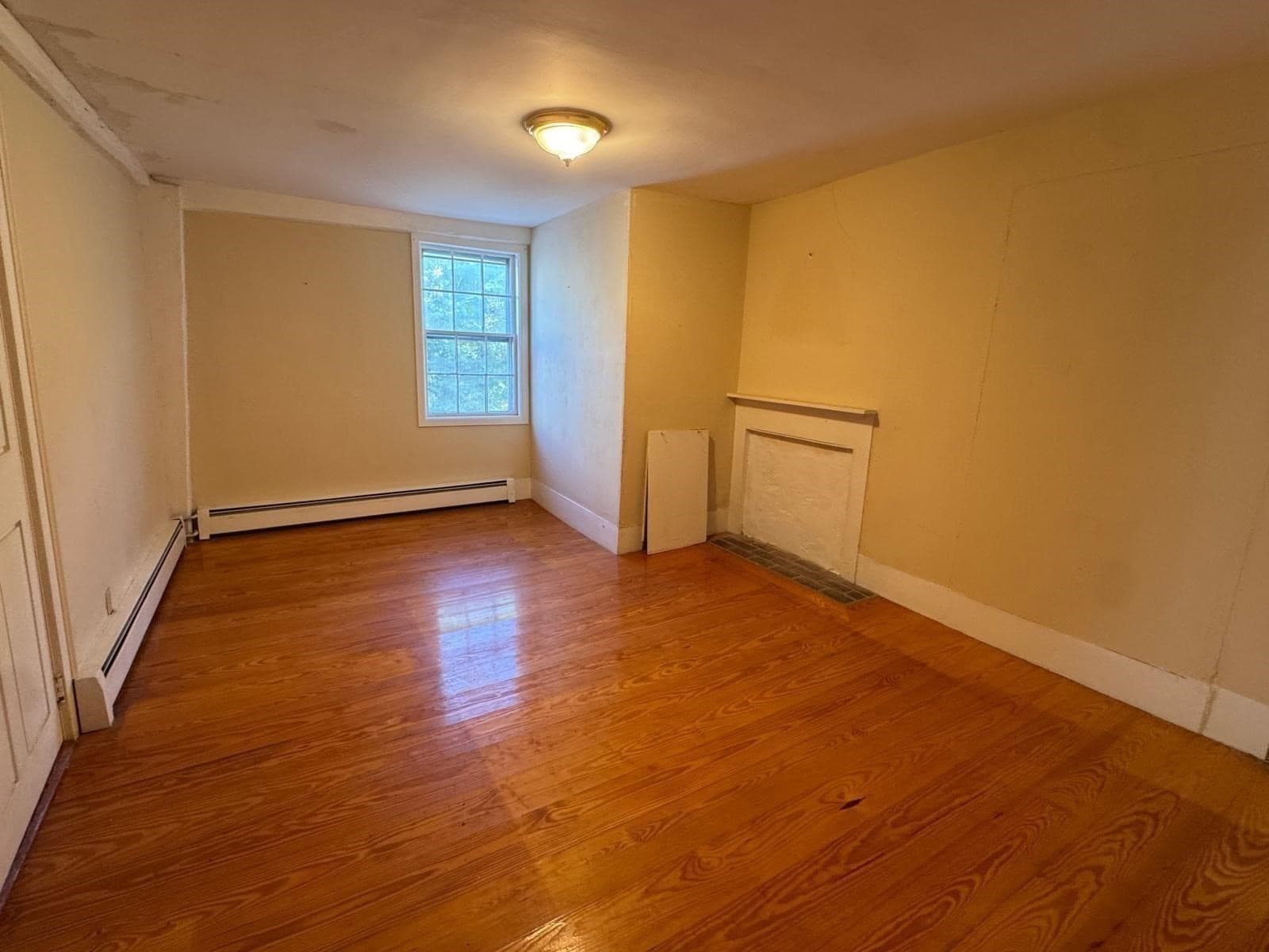 Single Family Residence at 9 & 9A Abigail Drive, Hudson MA 01749, photo 8 of 33