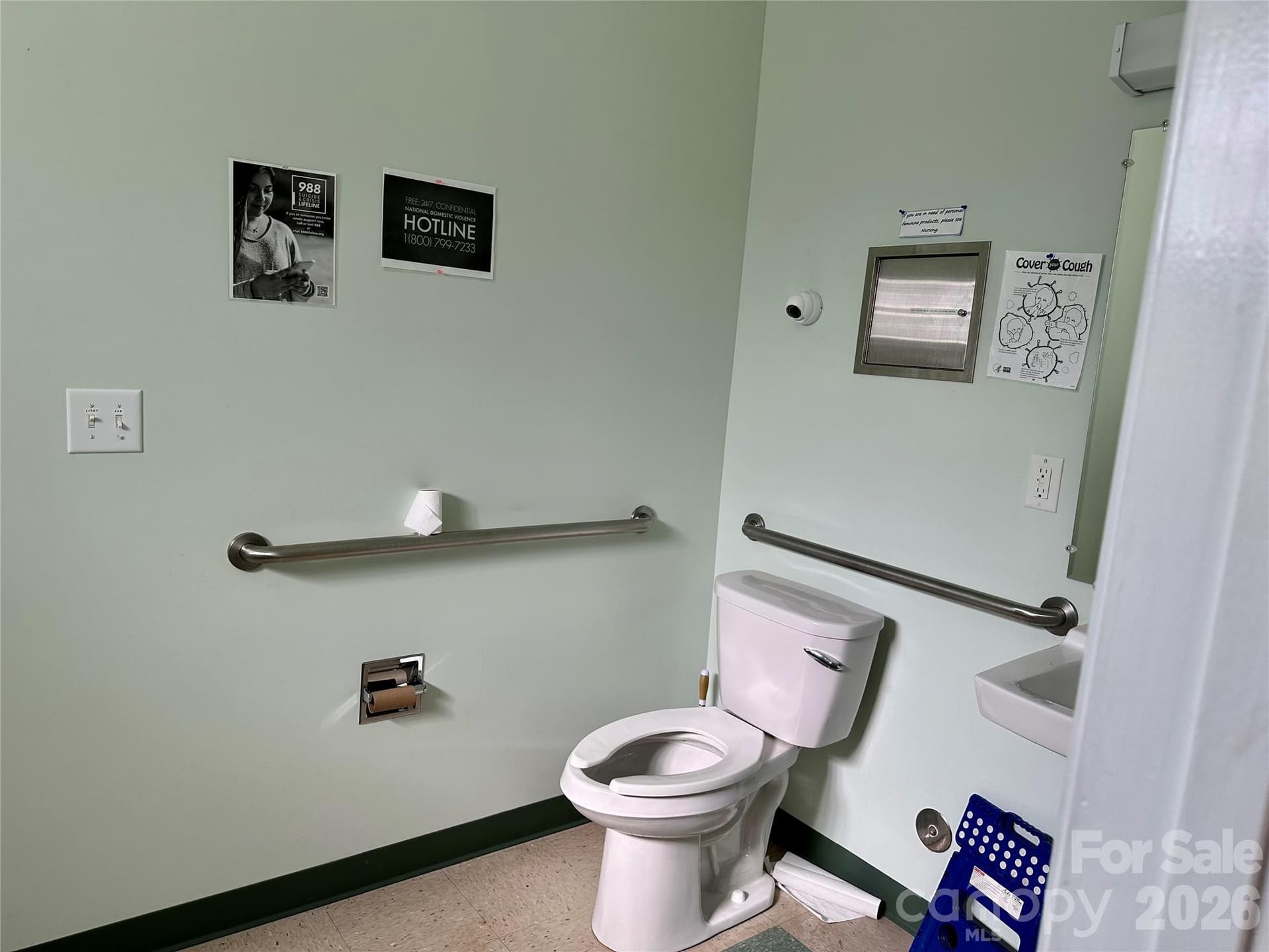 Medical at 527 West Park Circle, North Wilkesboro, photo 12 of 20