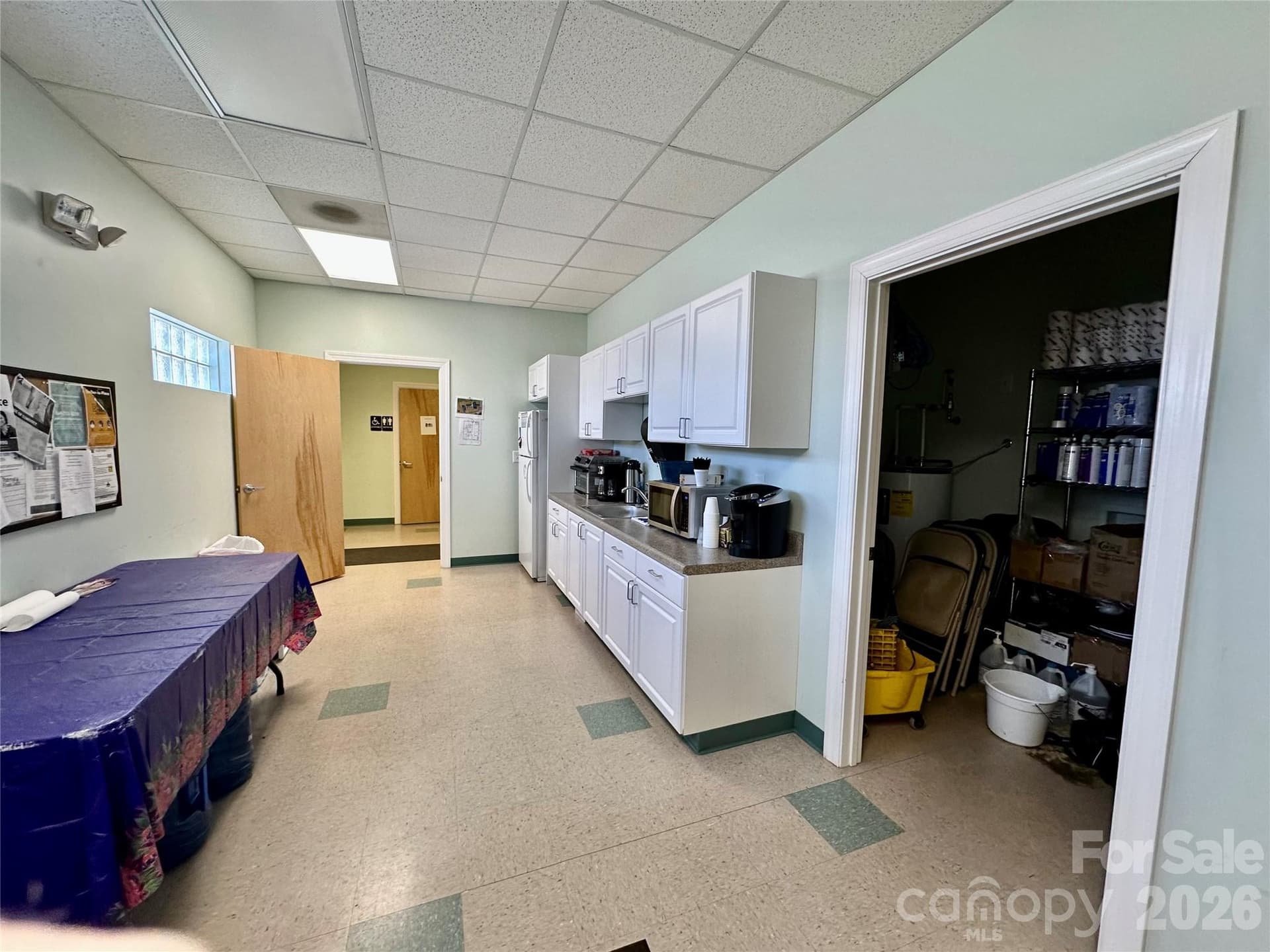 Break Room - 527 West Park Circle, North Wilkesboro