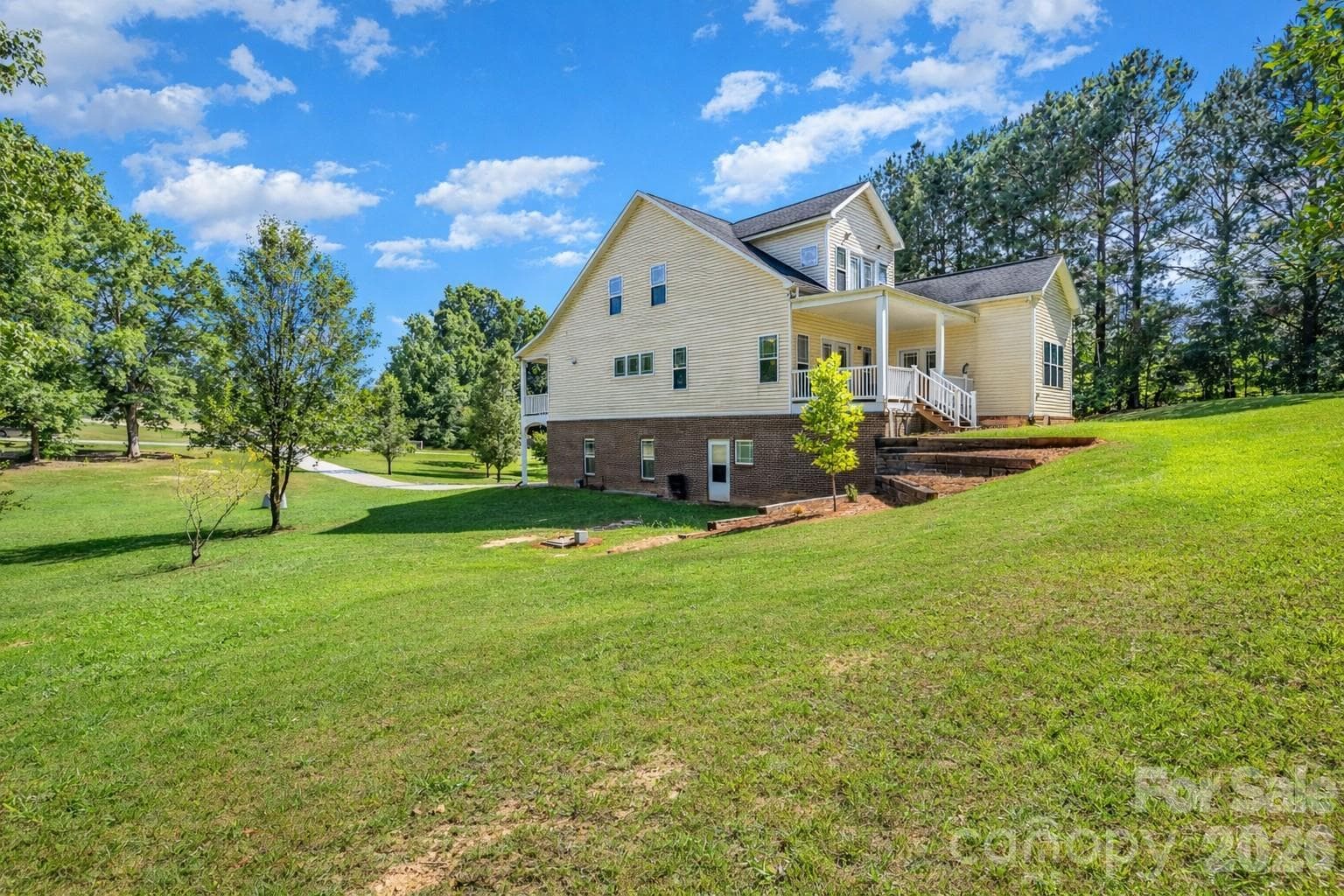 Single Family Residence at 556 Peaceful Creek Drive, York, photo 2 of 38