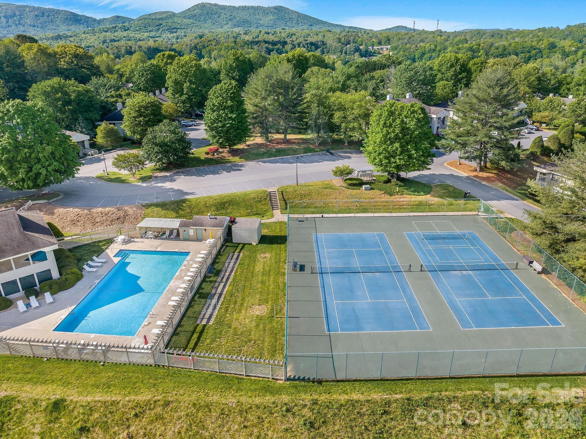 Tennis/Pickleball/Pool - 2604 Vineyard Boulevard, Asheville
