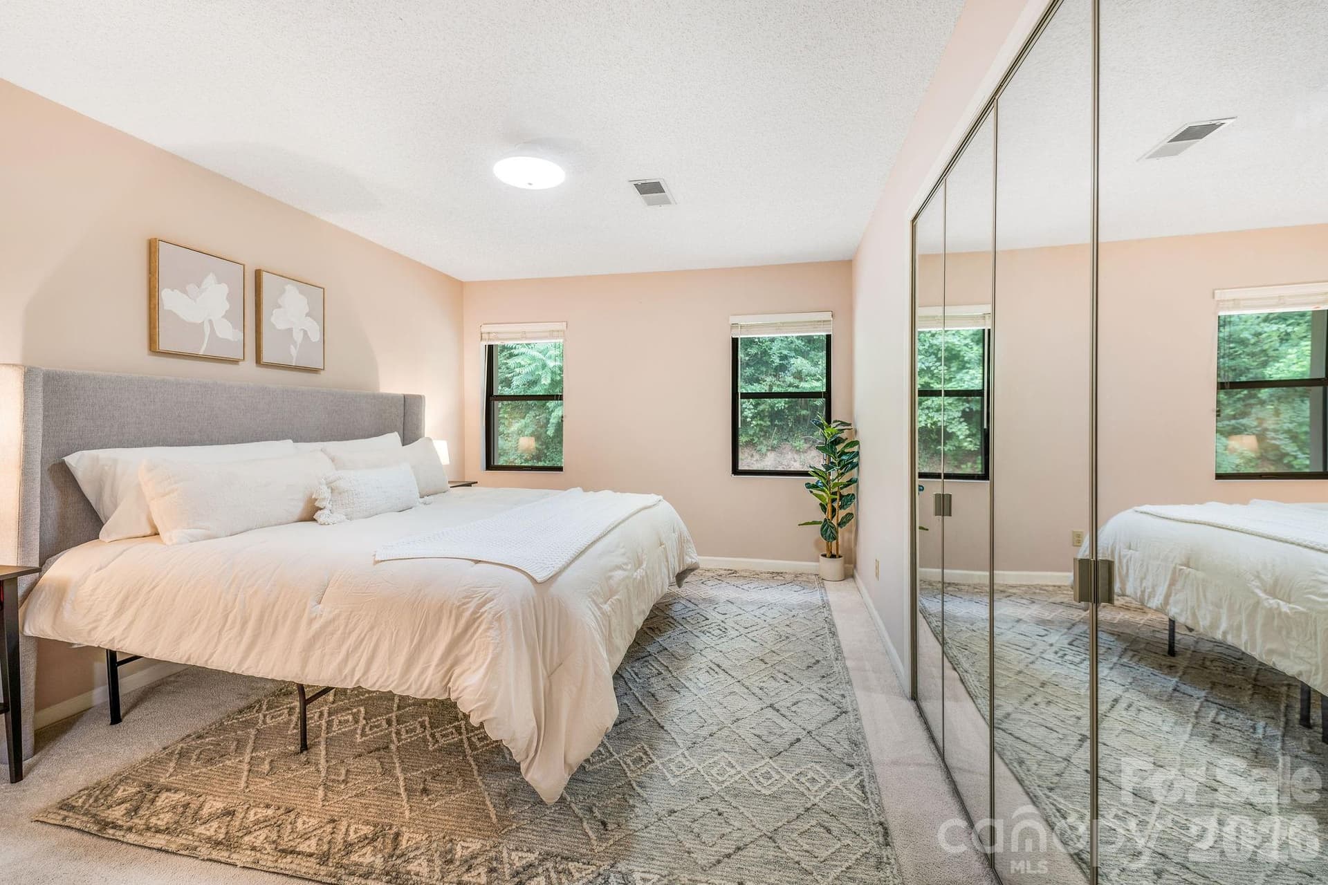 primary bedroom - 2604 Vineyard Boulevard, Asheville