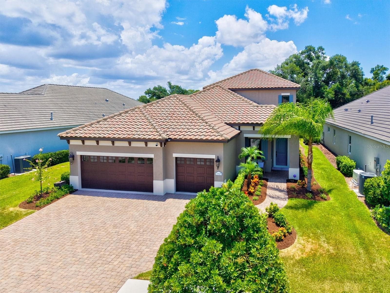 Single Family Residence at 11909 HUNTERS CREEK RD, VENICE
