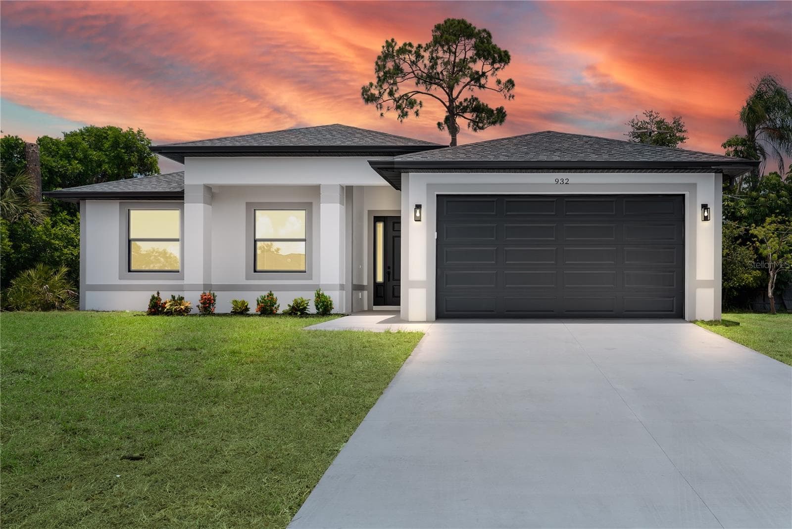 Single Family Residence at 923 CUMBERLAND RD, VENICE