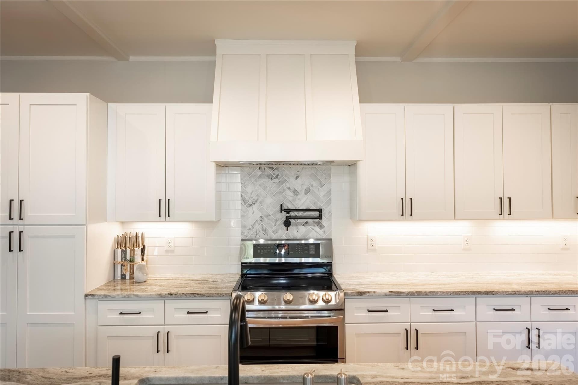 Single Family Residence at 5019 Star Magnolia Court, Clover, photo 16 of 43
