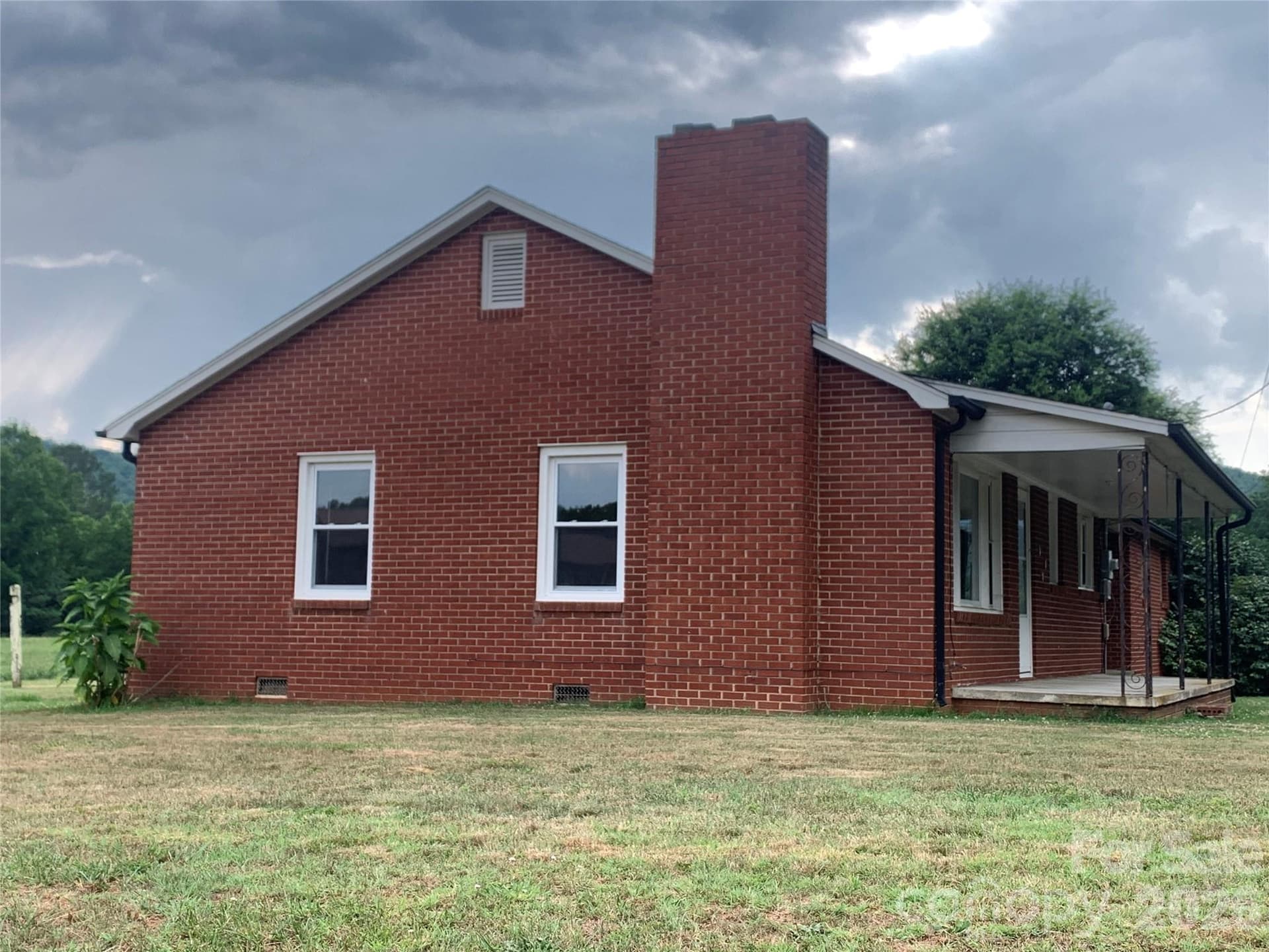 Single Family Residence at 6231 Nc 16 Highway N, Taylorsville, photo 4 of 29