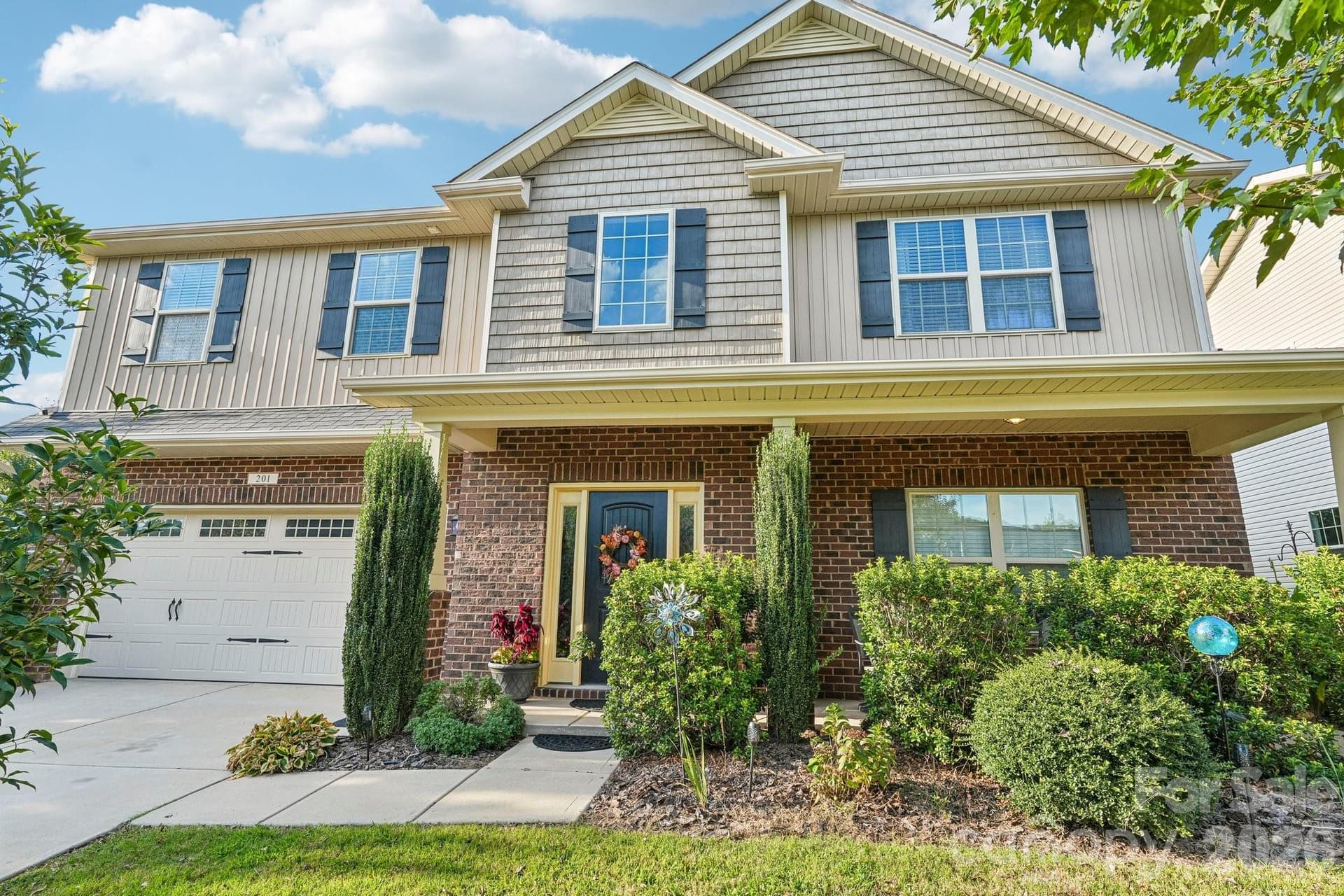 Single Family Residence at 201 Taylors Creek Street, Mount Holly, photo 2 of 48