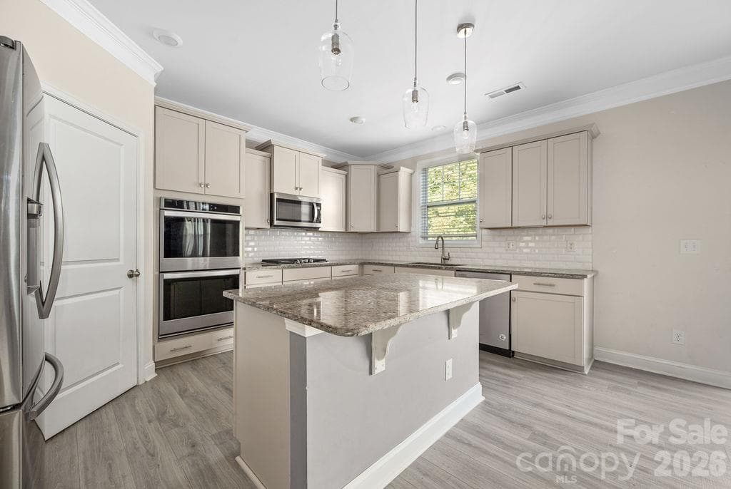 Single Family Residence at 108 Northstone Road, Mooresville, photo 9 of 45