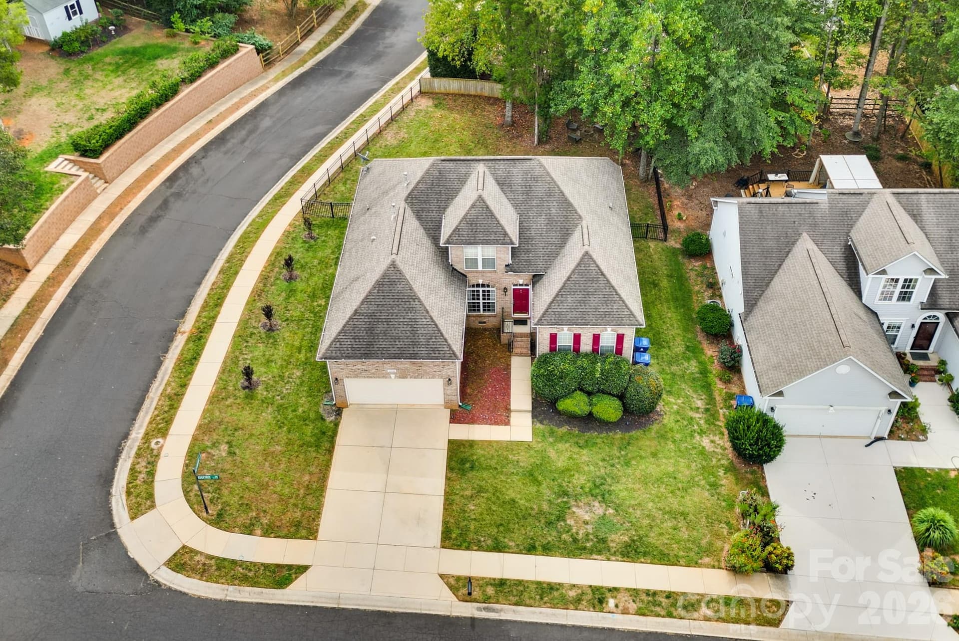 Single Family Residence at 13330 Edgetree Drive, Pineville, photo 2 of 44
