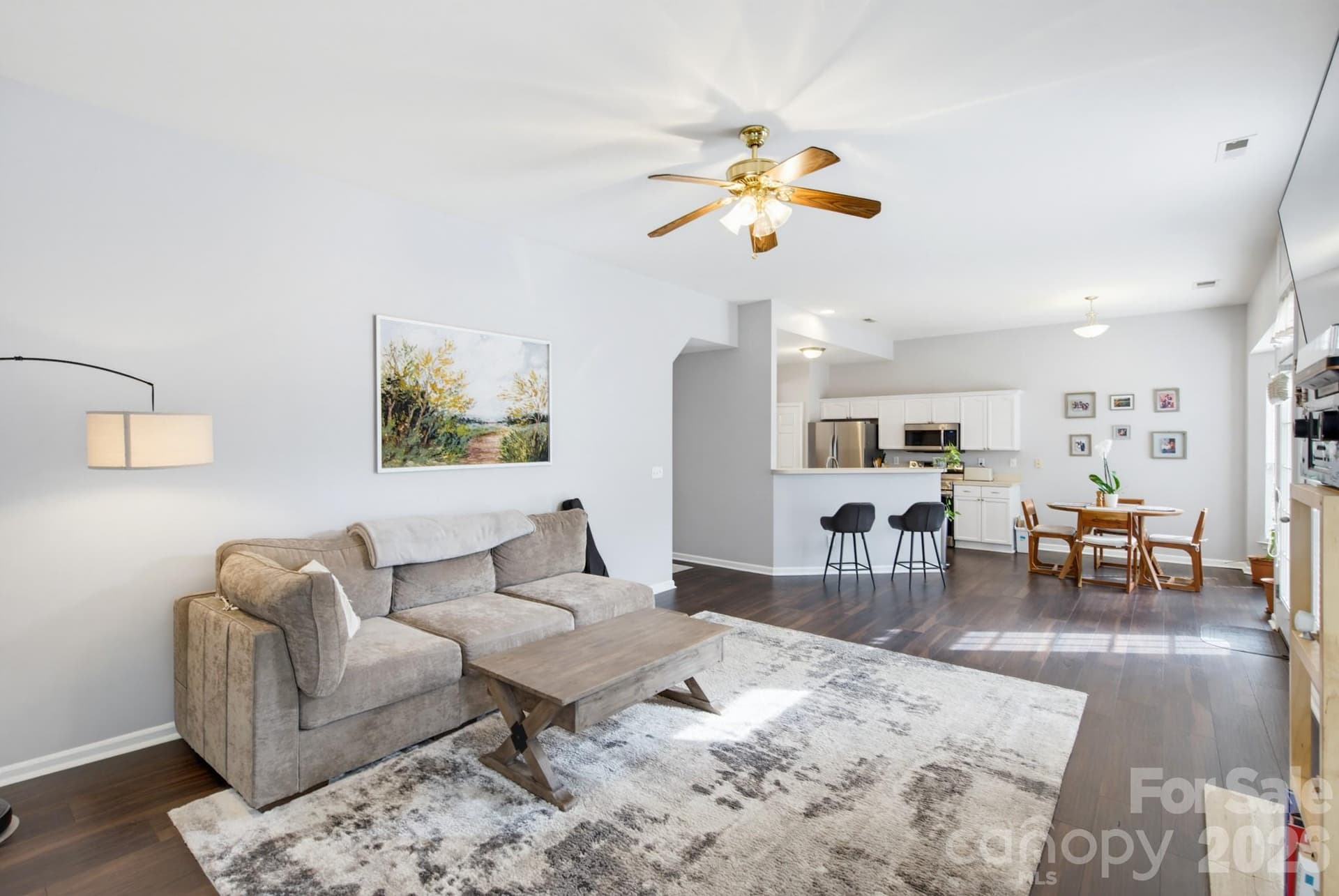 Single Family Residence at 13330 Edgetree Drive, Pineville, photo 9 of 44