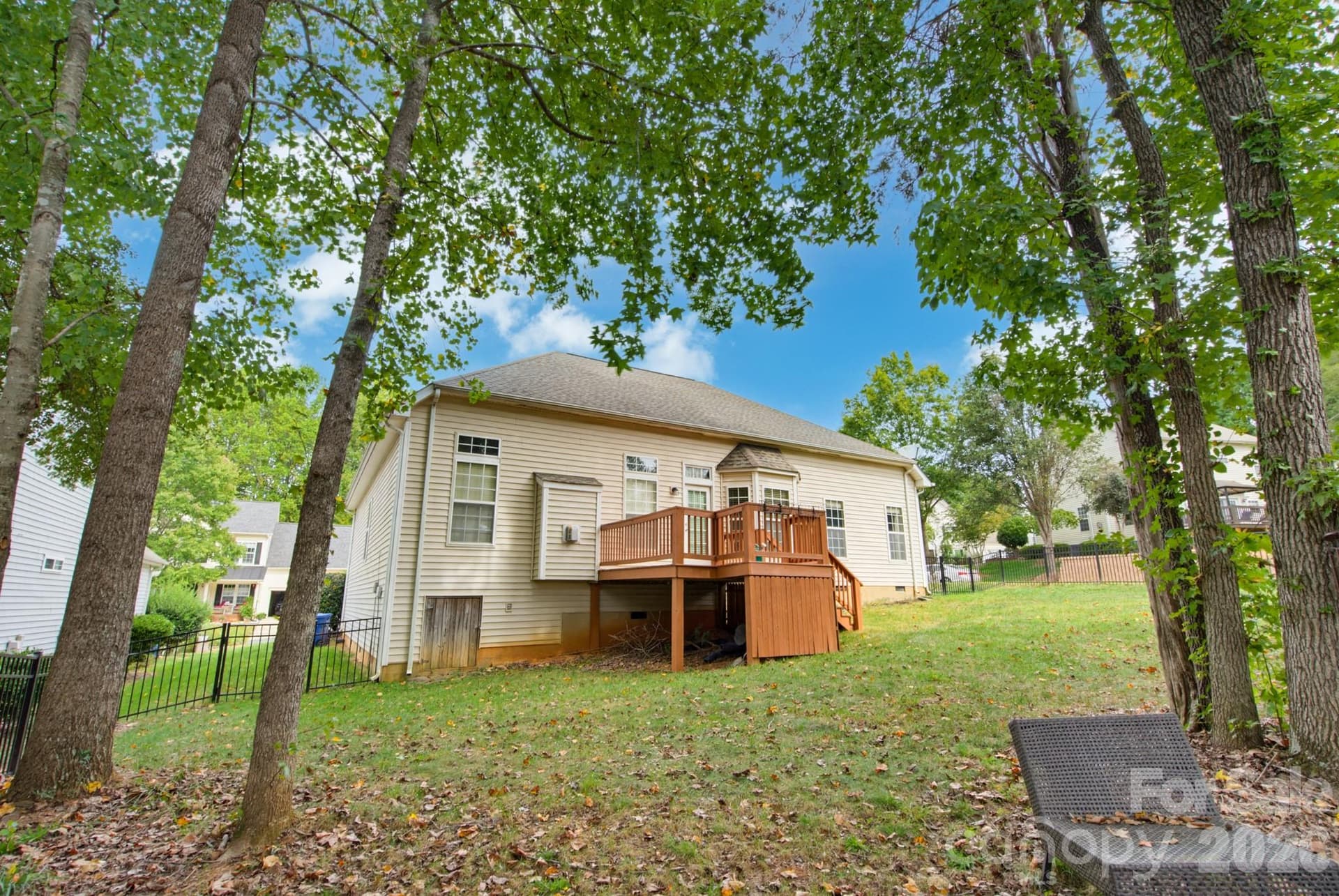 Single Family Residence at 13330 Edgetree Drive, Pineville, photo 38 of 44