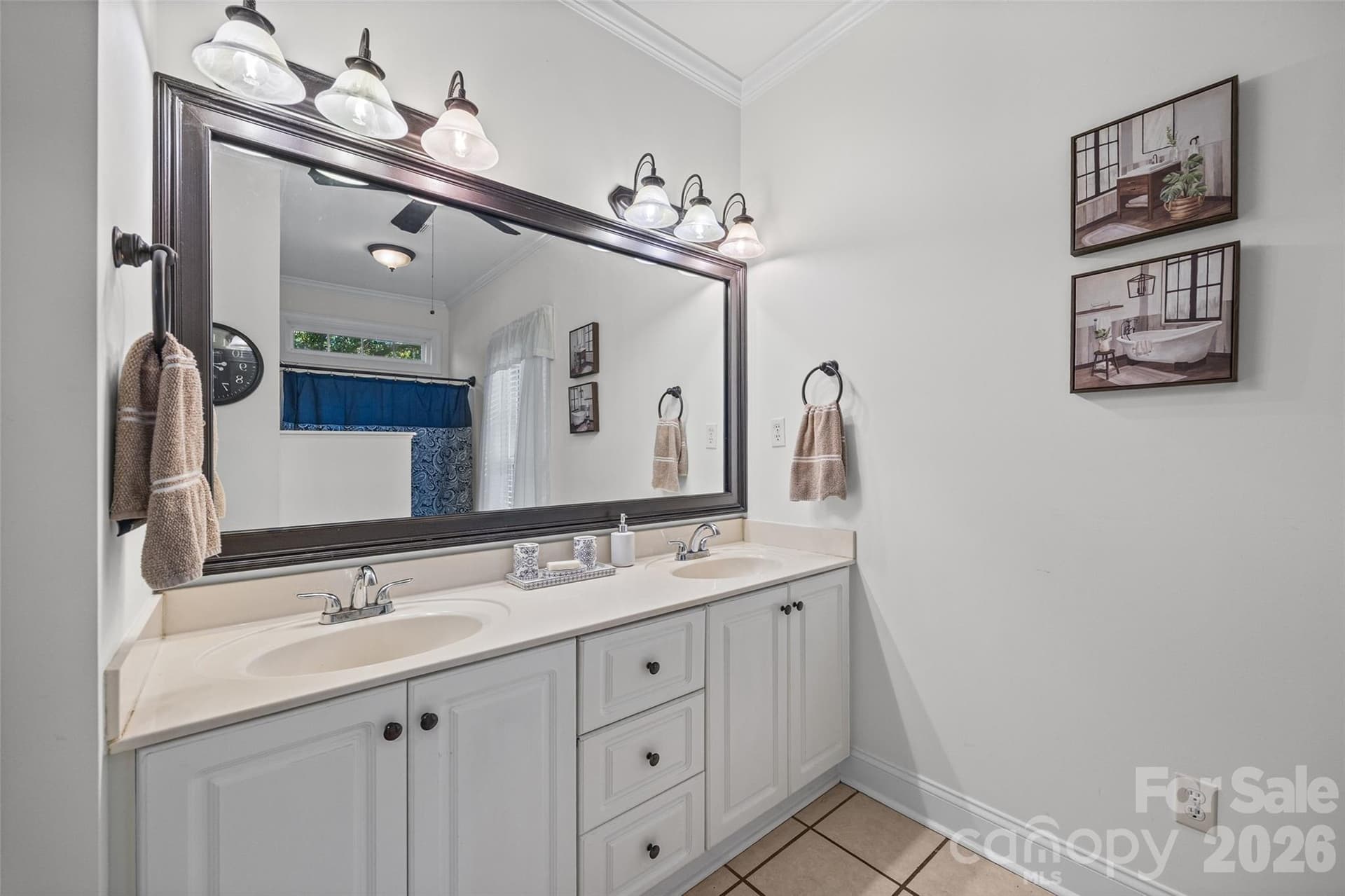 dual sink primary bathroom - 2005 Westridge Drive, Rock Hill