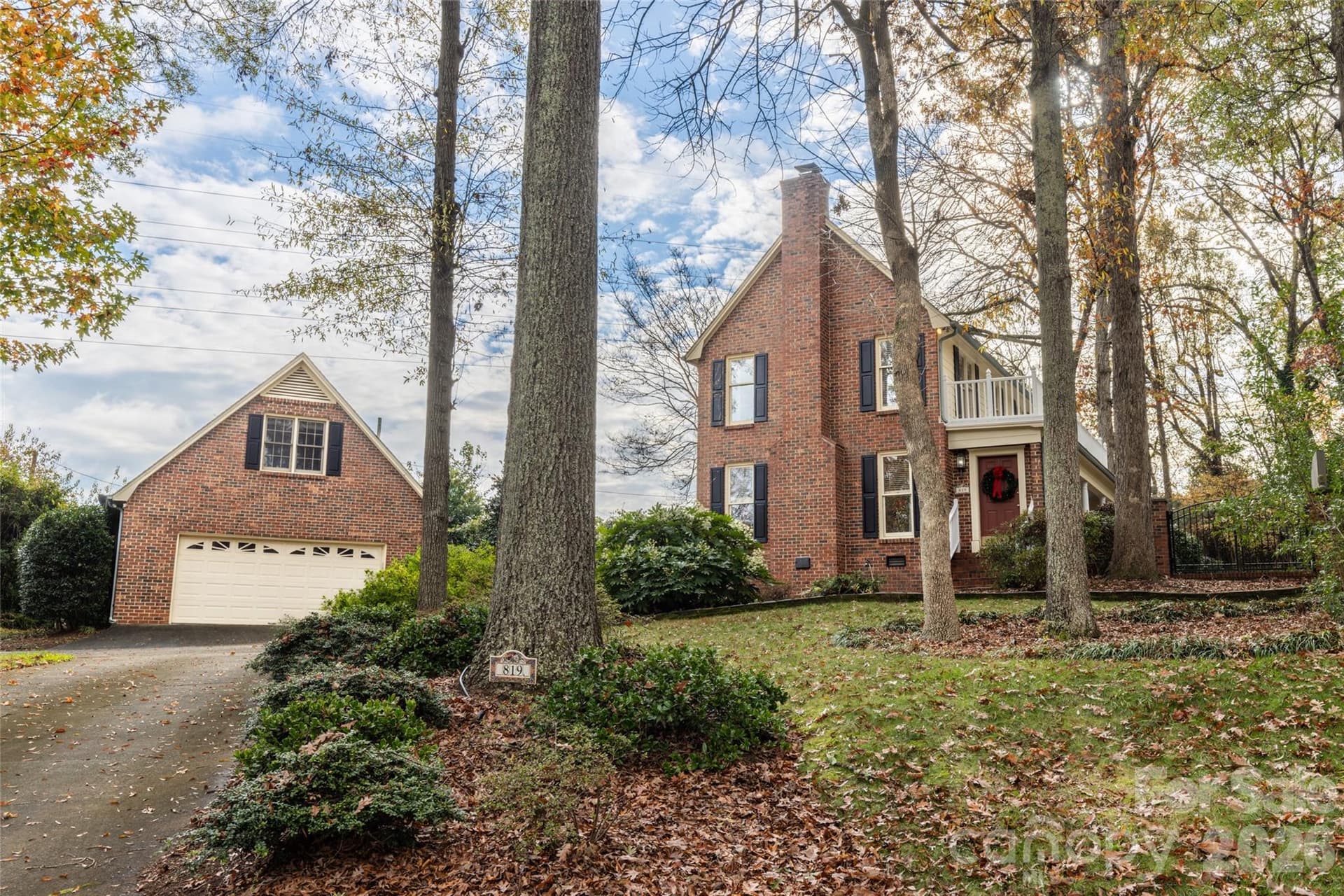 819 Willowhaven Court
