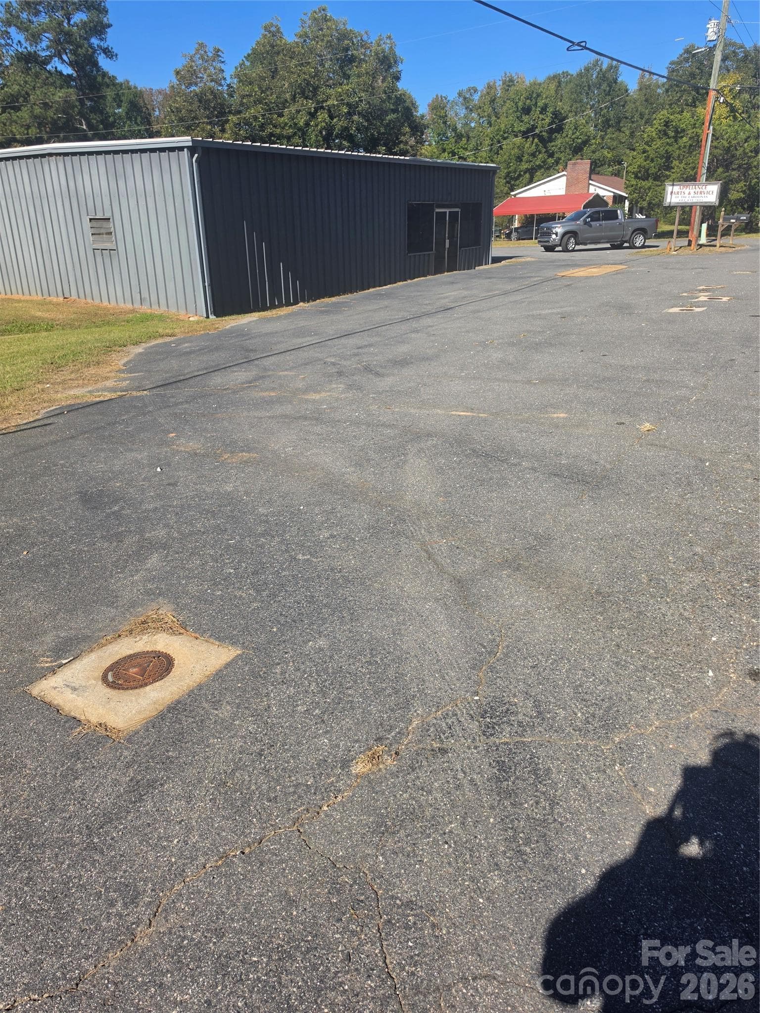3170 Charlotte Highway