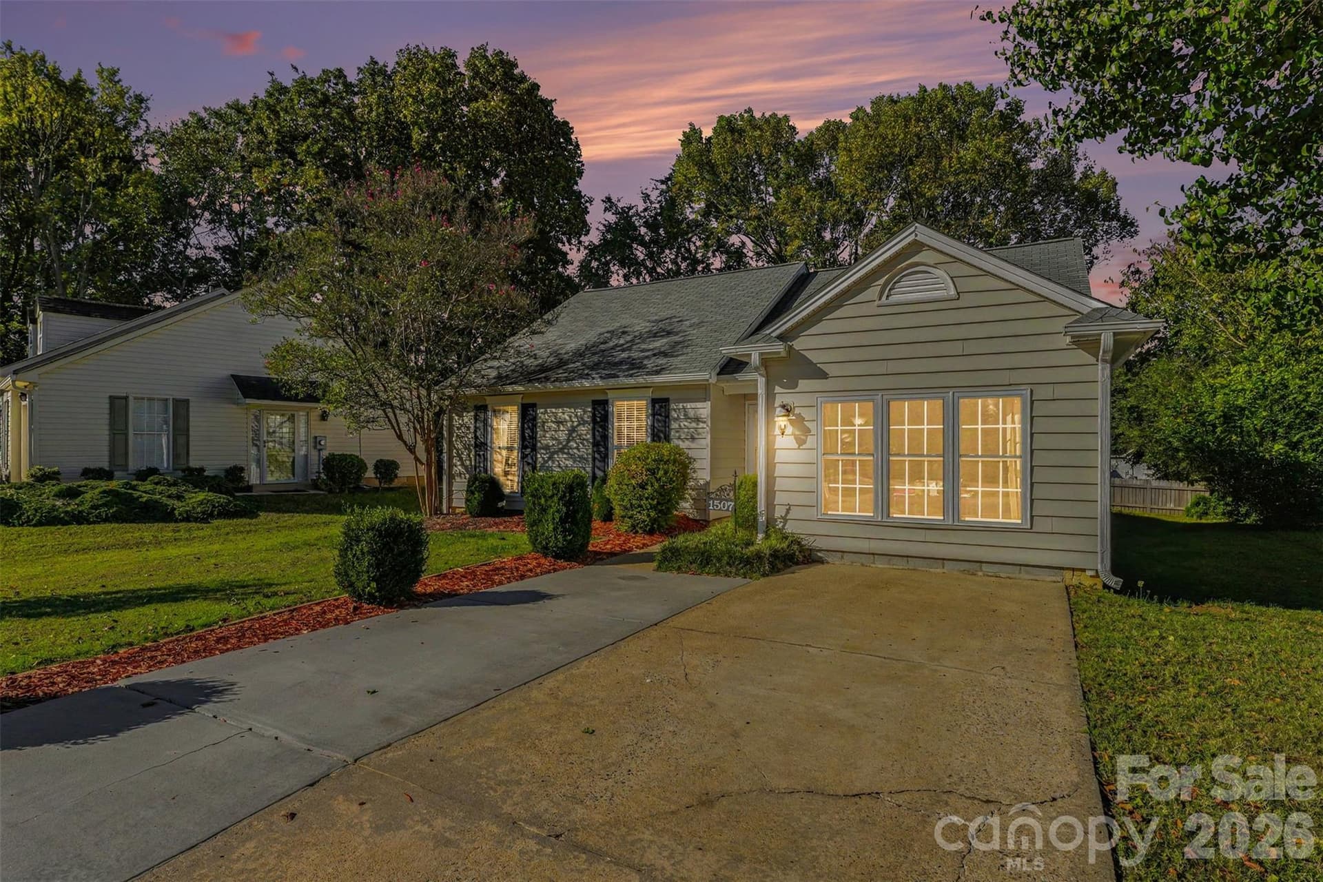 Single Family Residence at 1507 Crestdale Road, Rock Hill, photo 3 of 30