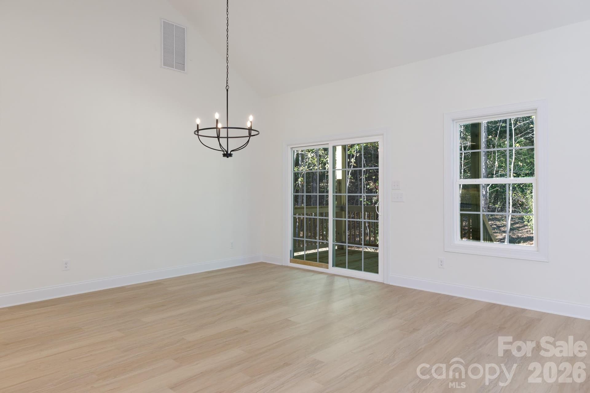 Single Family Residence at 2030 Hunters Creek Lane, Rock Hill, photo 10 of 32