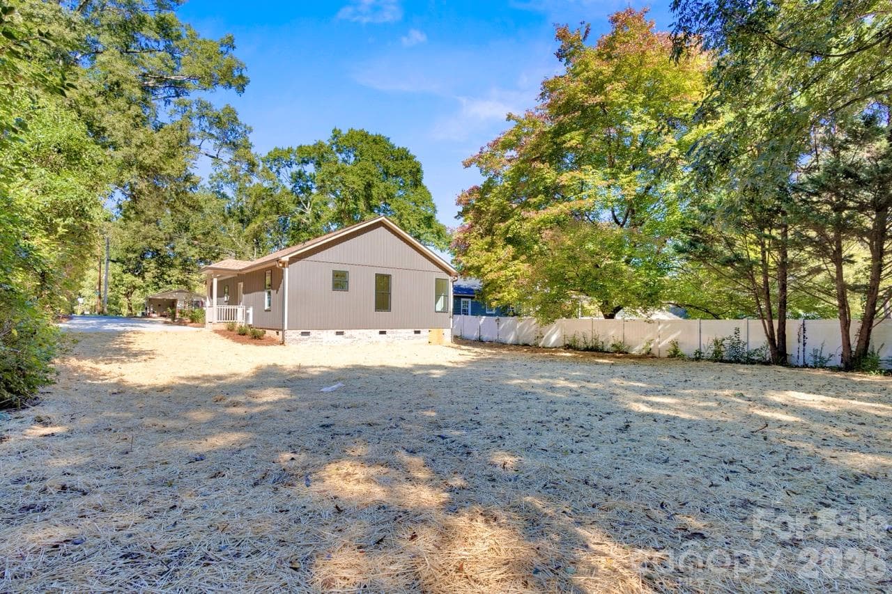 Single Family Residence at 162 Shurley Street, Rock Hill, photo 33 of 39