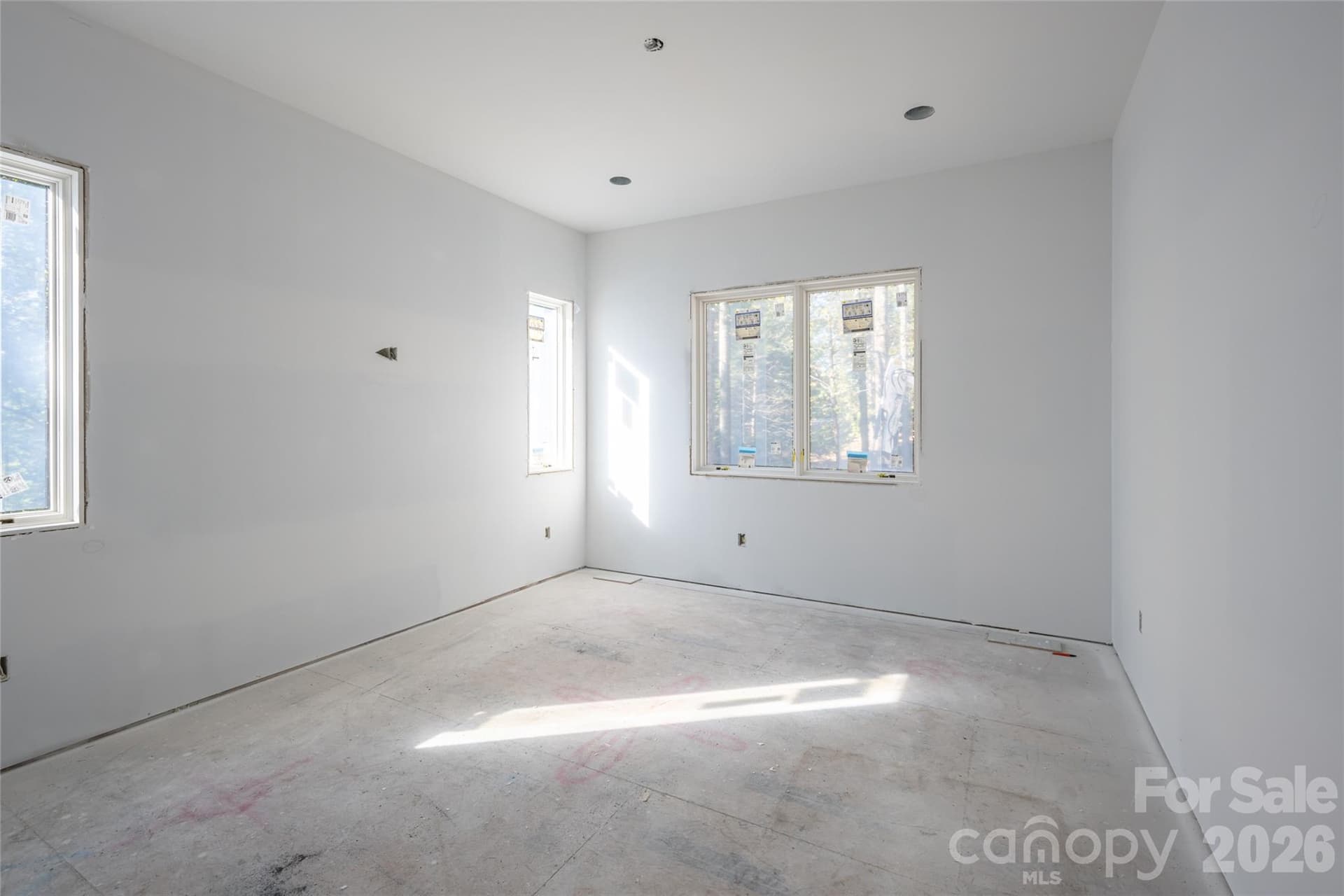 Main level guest bedroom - 200 Bent Pine Trace, Hendersonville