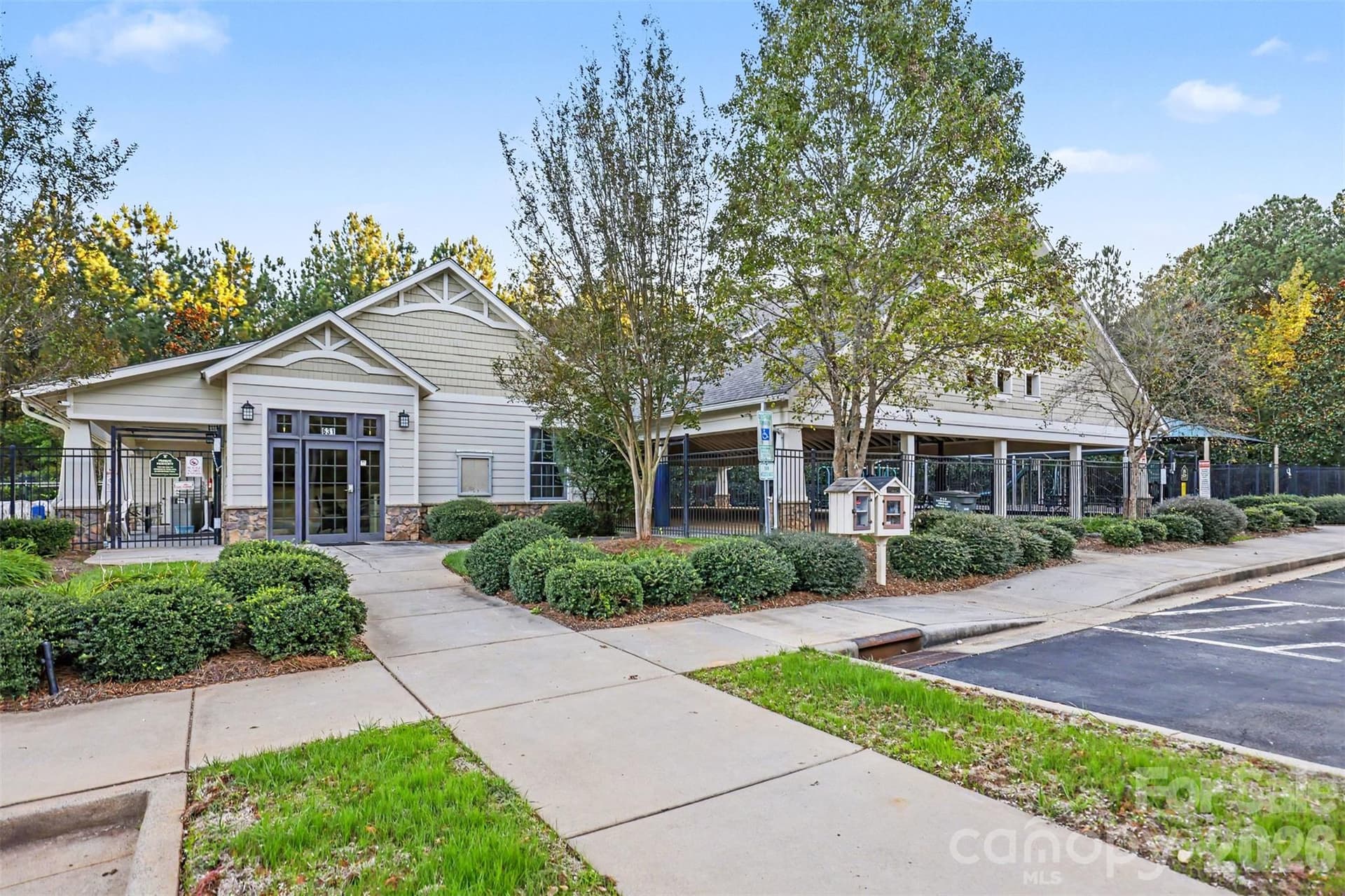 Single Family Residence at 1333 Secret Path Drive, Fort Mill, photo 45 of 49