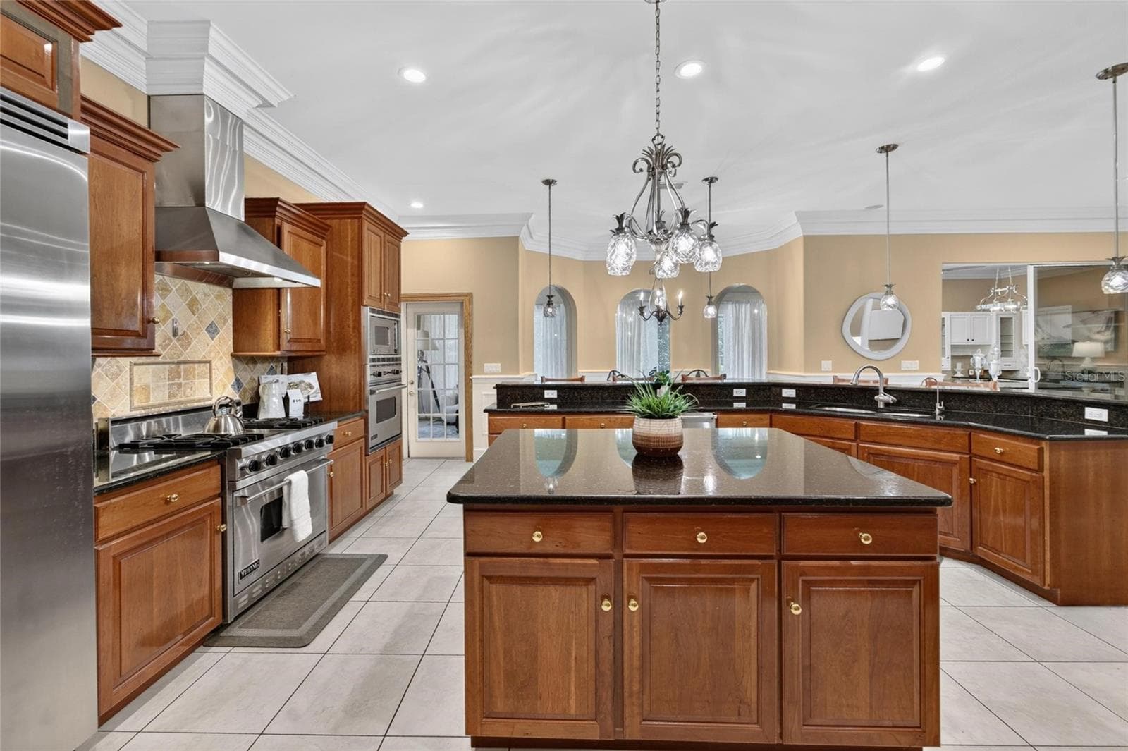 Single Family Residence at 1009 EMERALD CREEK DR, VALRICO, photo 10 of 87