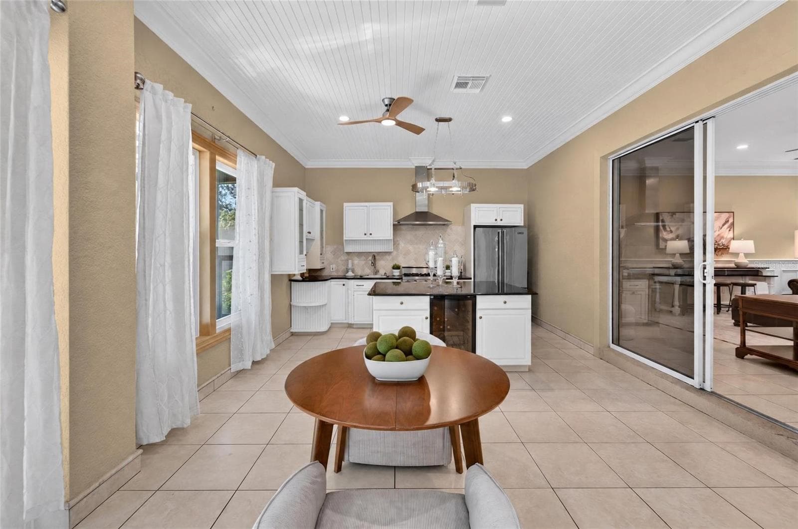 Lanai - 1009 EMERALD CREEK DR, VALRICO