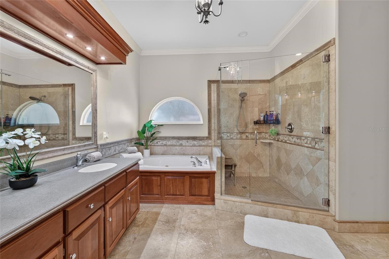 Primary bedroom ensuite - 1009 EMERALD CREEK DR, VALRICO