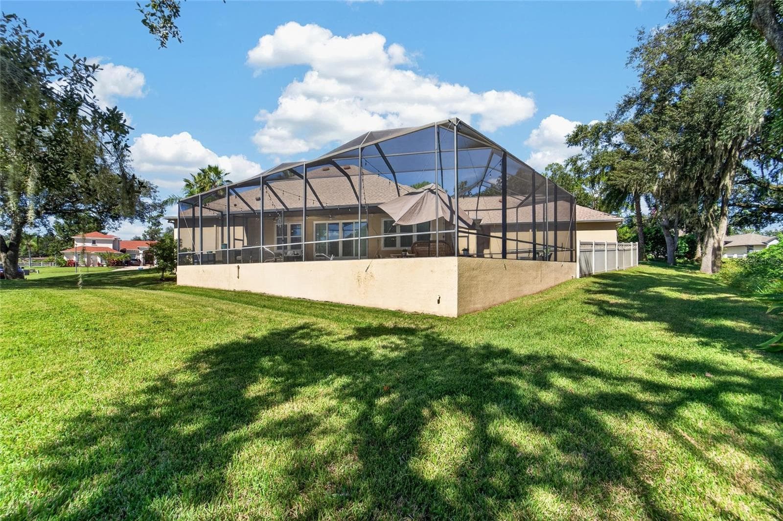 Single Family Residence at 1009 EMERALD CREEK DR, VALRICO, photo 63 of 87