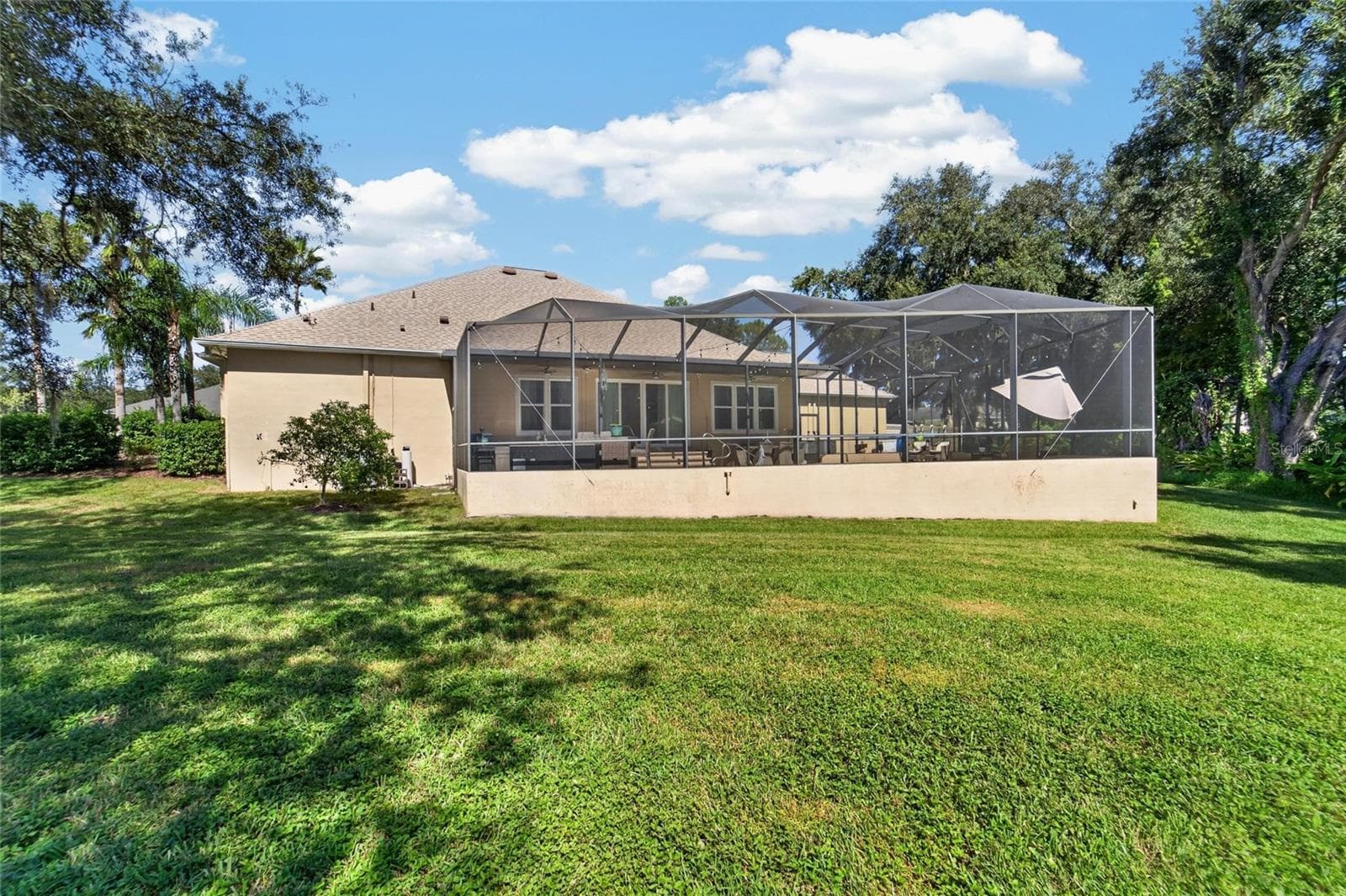Single Family Residence at 1009 EMERALD CREEK DR, VALRICO, photo 64 of 87