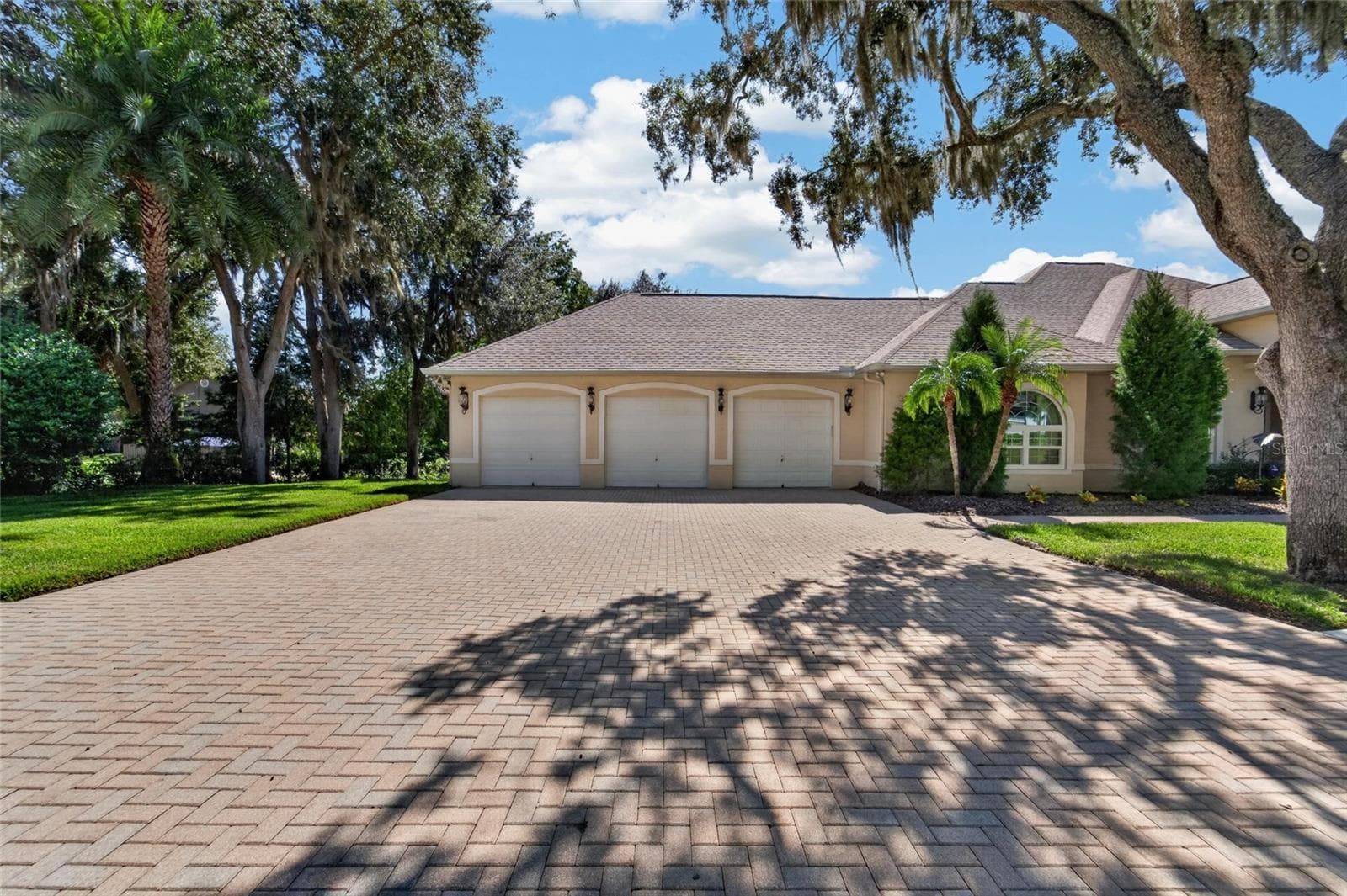 Single Family Residence at 1009 EMERALD CREEK DR, VALRICO, photo 72 of 87