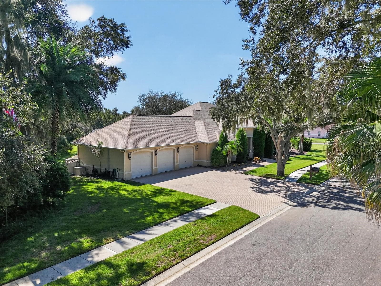 Single Family Residence at 1009 EMERALD CREEK DR, VALRICO, photo 76 of 87