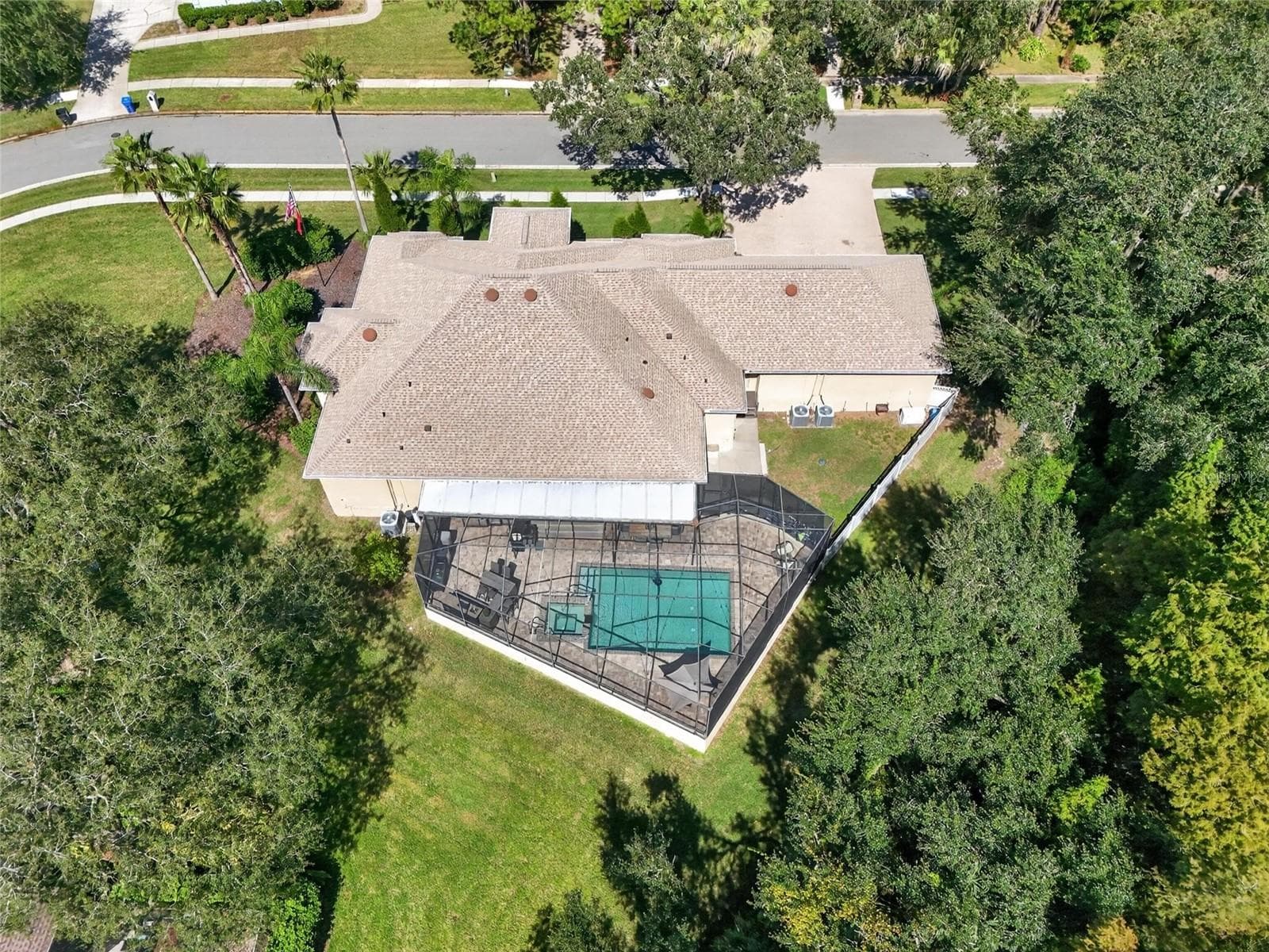 Single Family Residence at 1009 EMERALD CREEK DR, VALRICO, photo 82 of 87