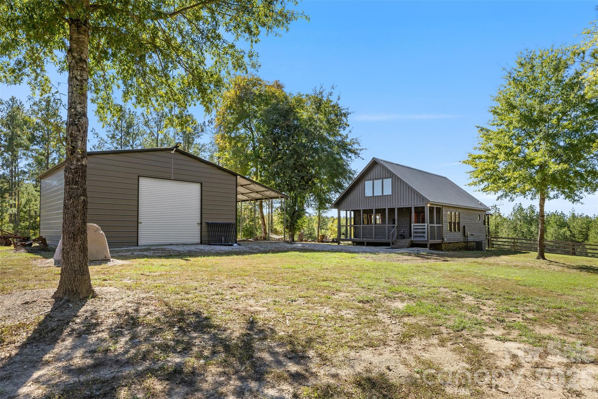 Cabin and Shop - 2137 Overbrook Way, Kershaw