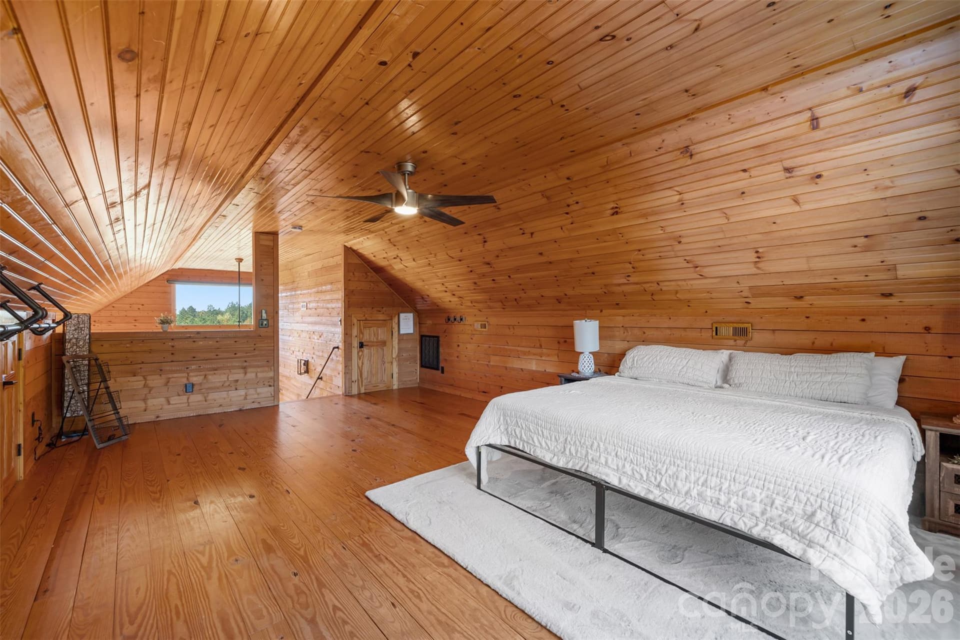 Loft Bedroom in Cabin - 2137 Overbrook Way, Kershaw
