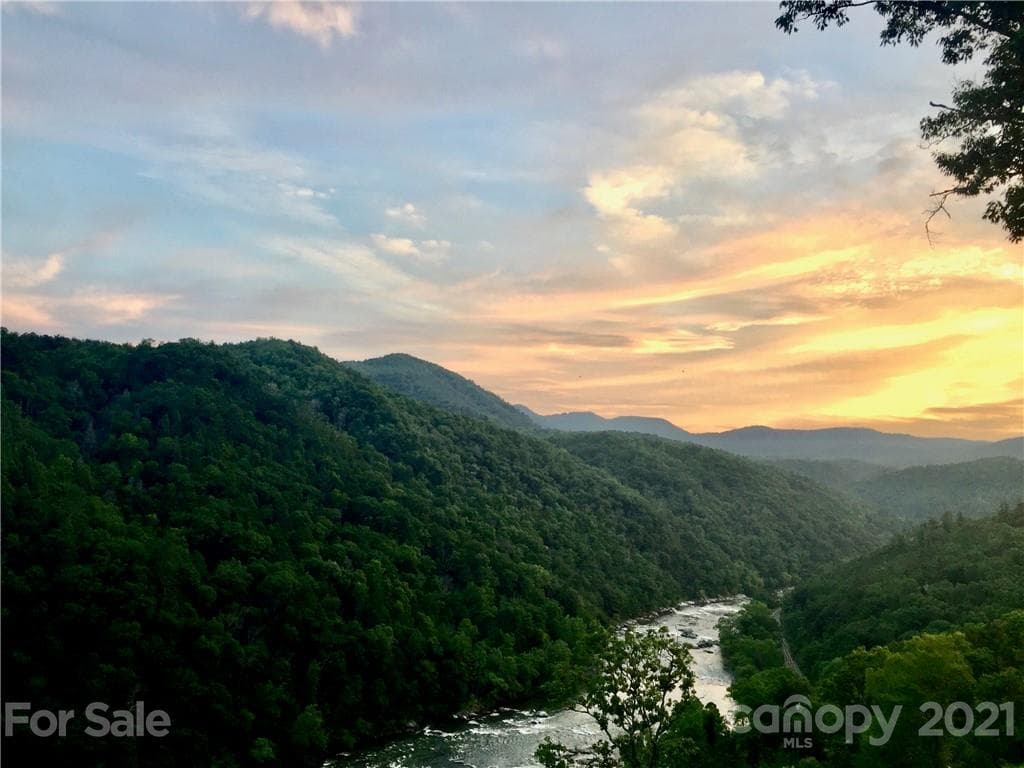 Relax at the neighborhood River Lodge and take in the stunning sunsets! - Marshall