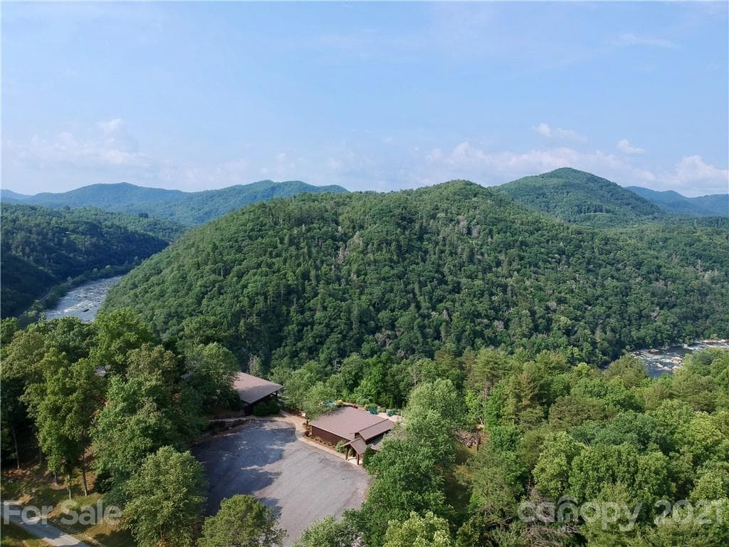 River Lodge and Fitness center overlooking the mighty French Broad River! - Marshall