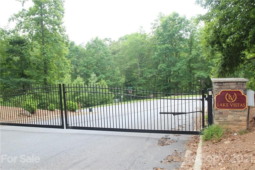 Gated subdivision - 2202 Island View Lane NE, Connelly Springs