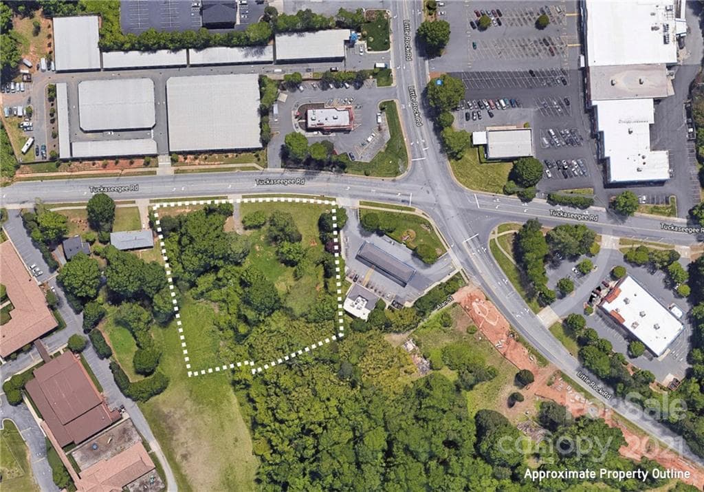 Lot at Charlotte, photo 4 of 7
