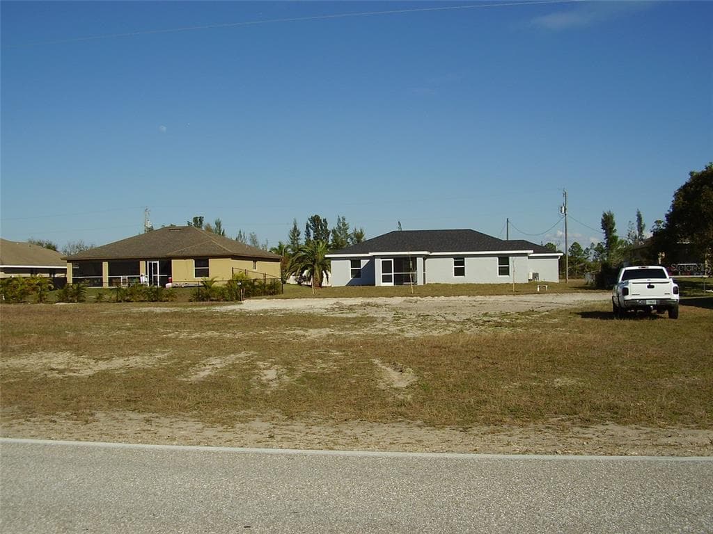 3527 E GATOR CIR
