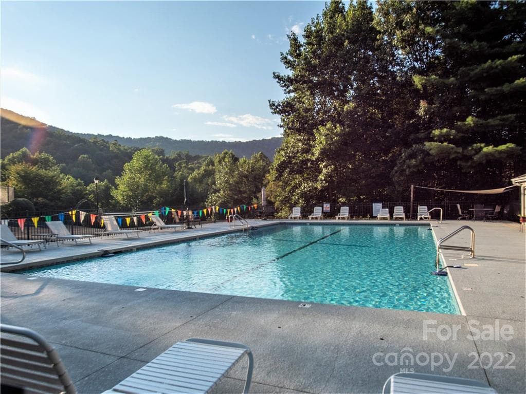 Community Pool - Arden