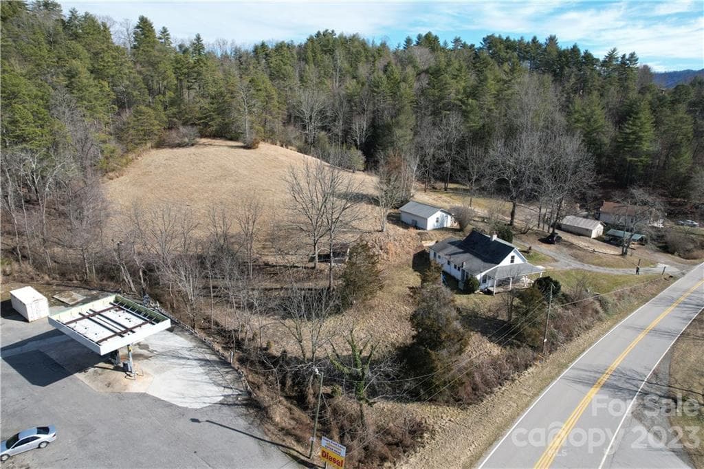 Single Family Residence at Weaverville, photo 2 of 31