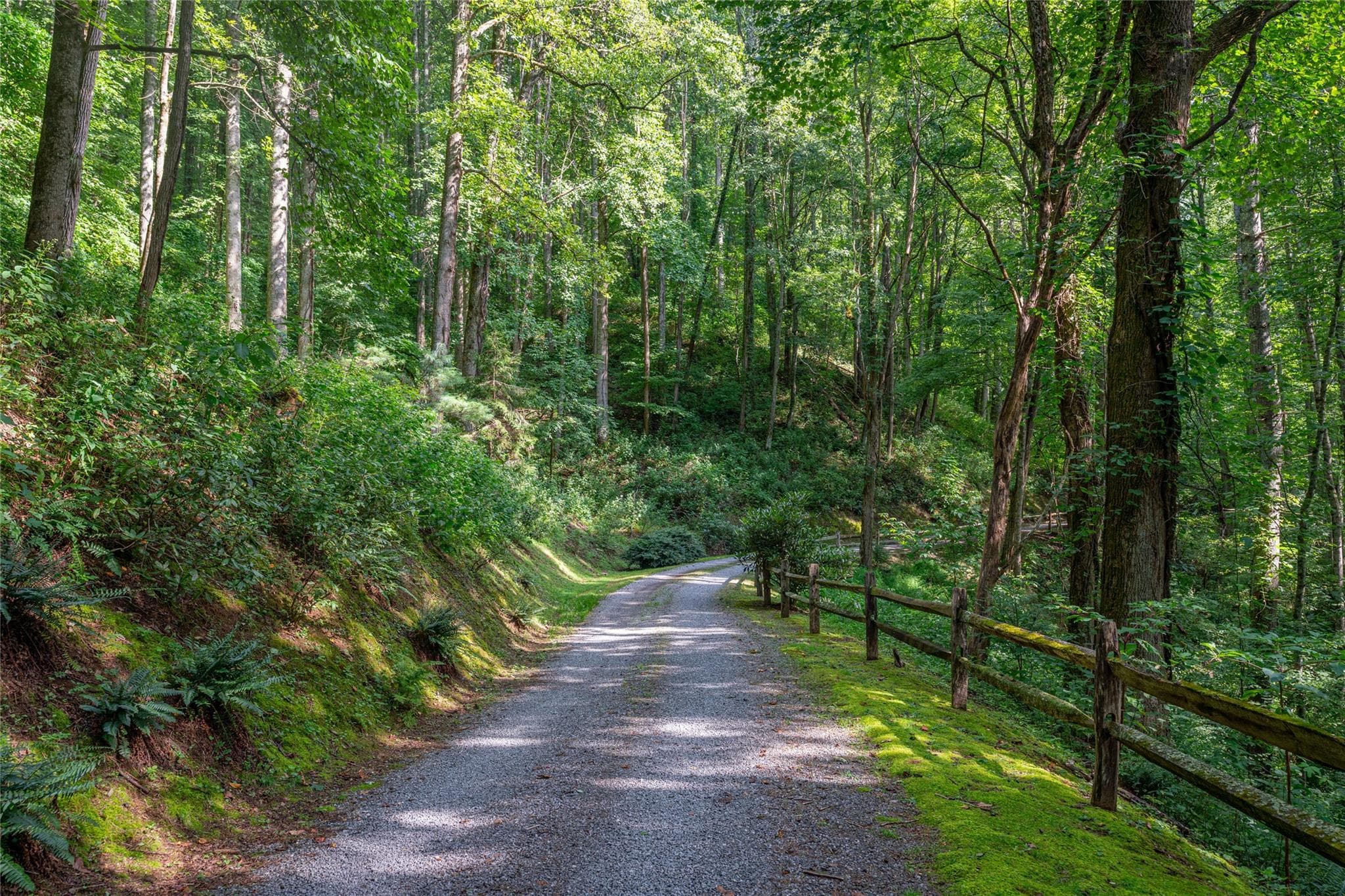 Good roads - 8 Resurrection Lane, Sylva